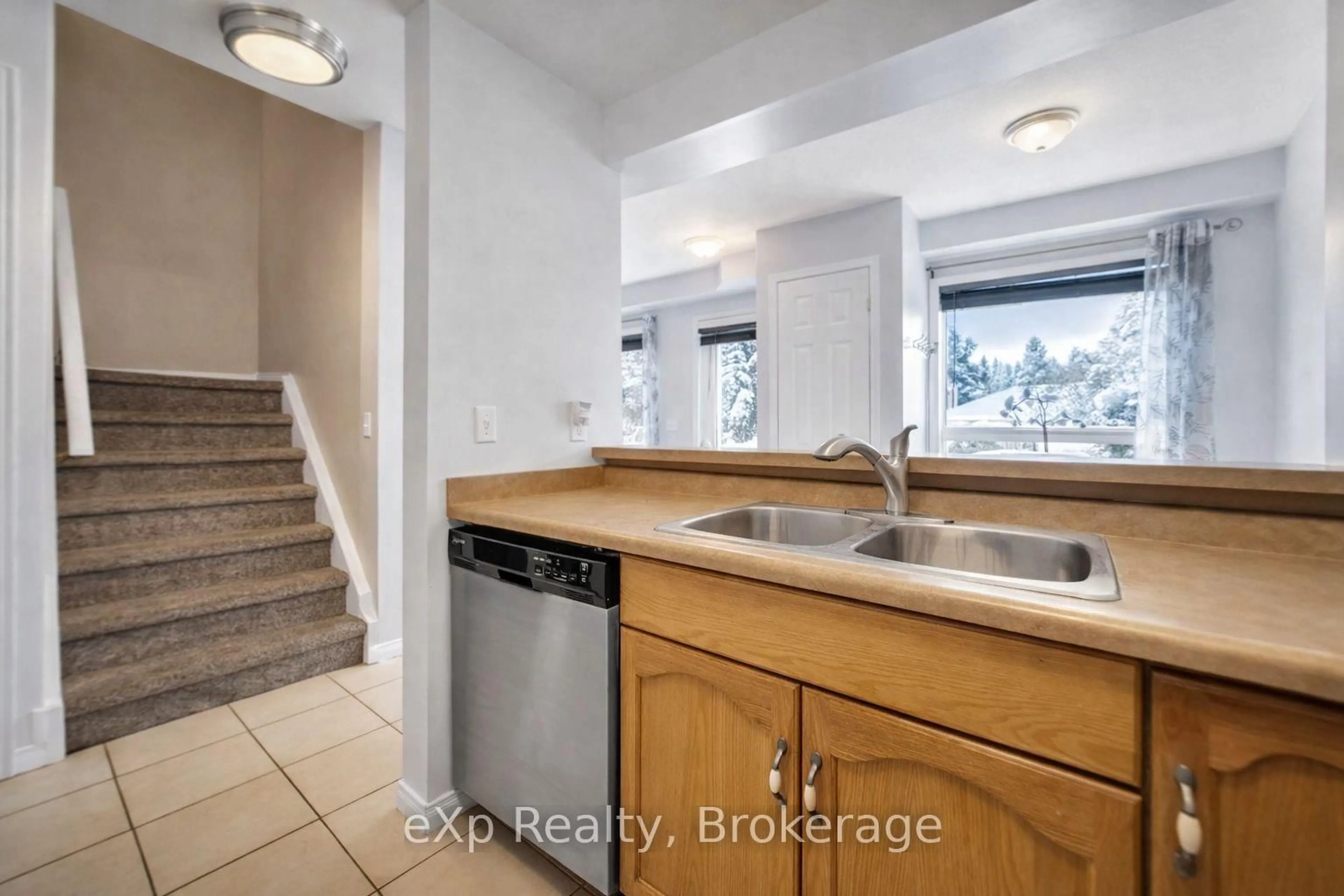 Standard kitchen, unknown for 142 York Rd #5, Guelph Ontario N1E 3E9