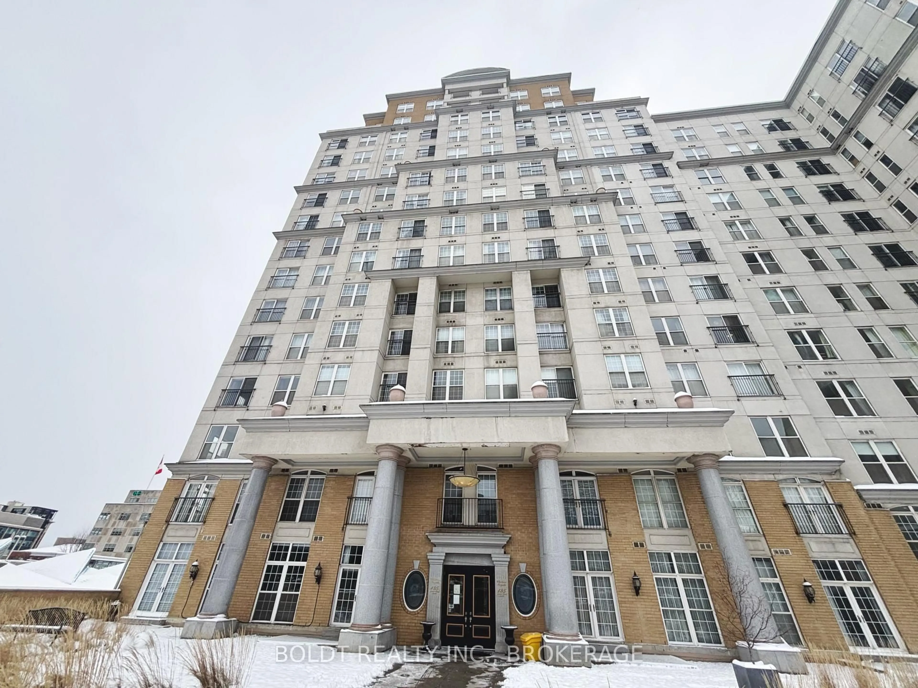 Indoor foyer for 135 James St S 304 St, Hamilton Ontario L8P 2Z6