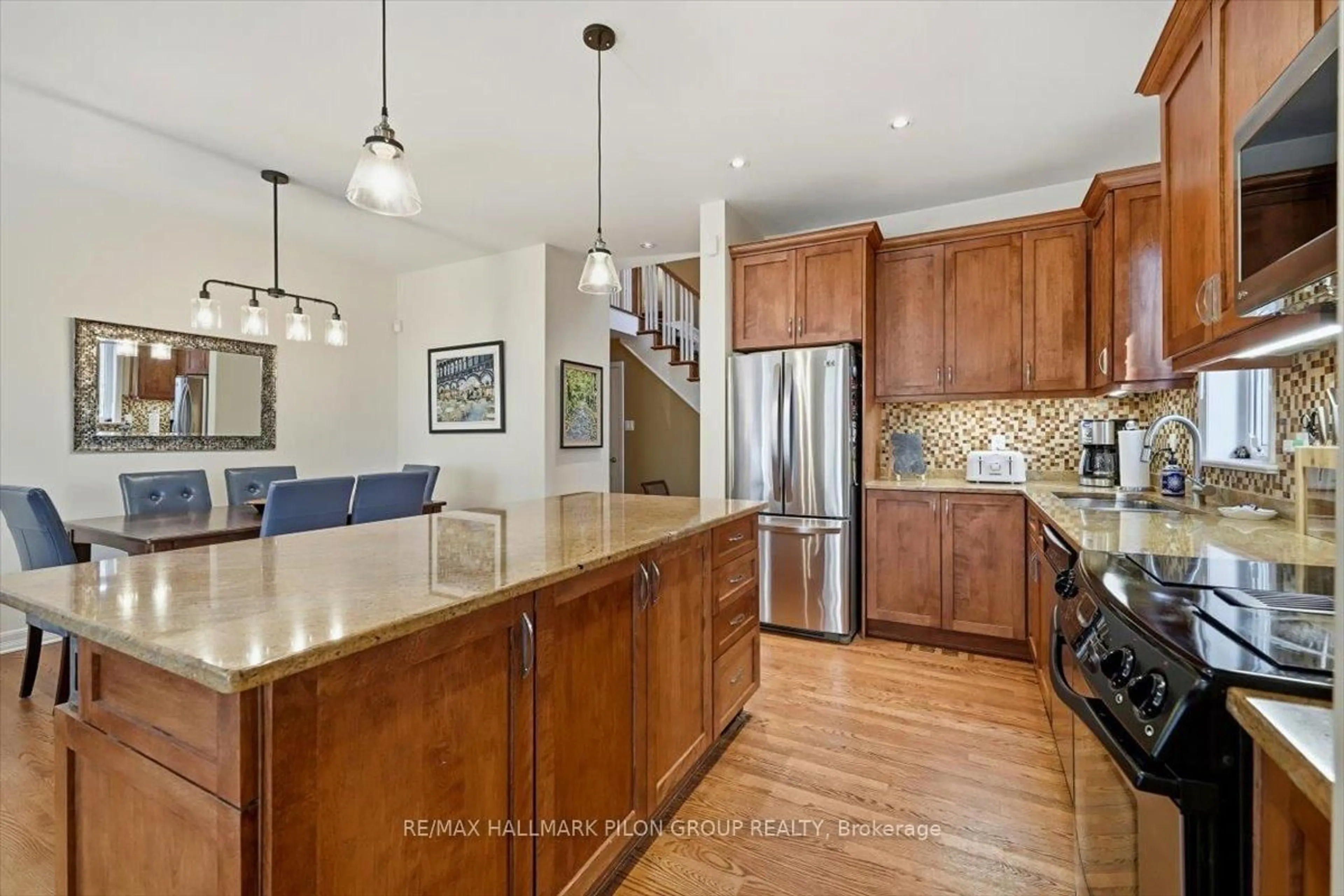 Open concept kitchen, unknown for 2380 Virginia Dr, Ottawa Ontario K1H 6S2