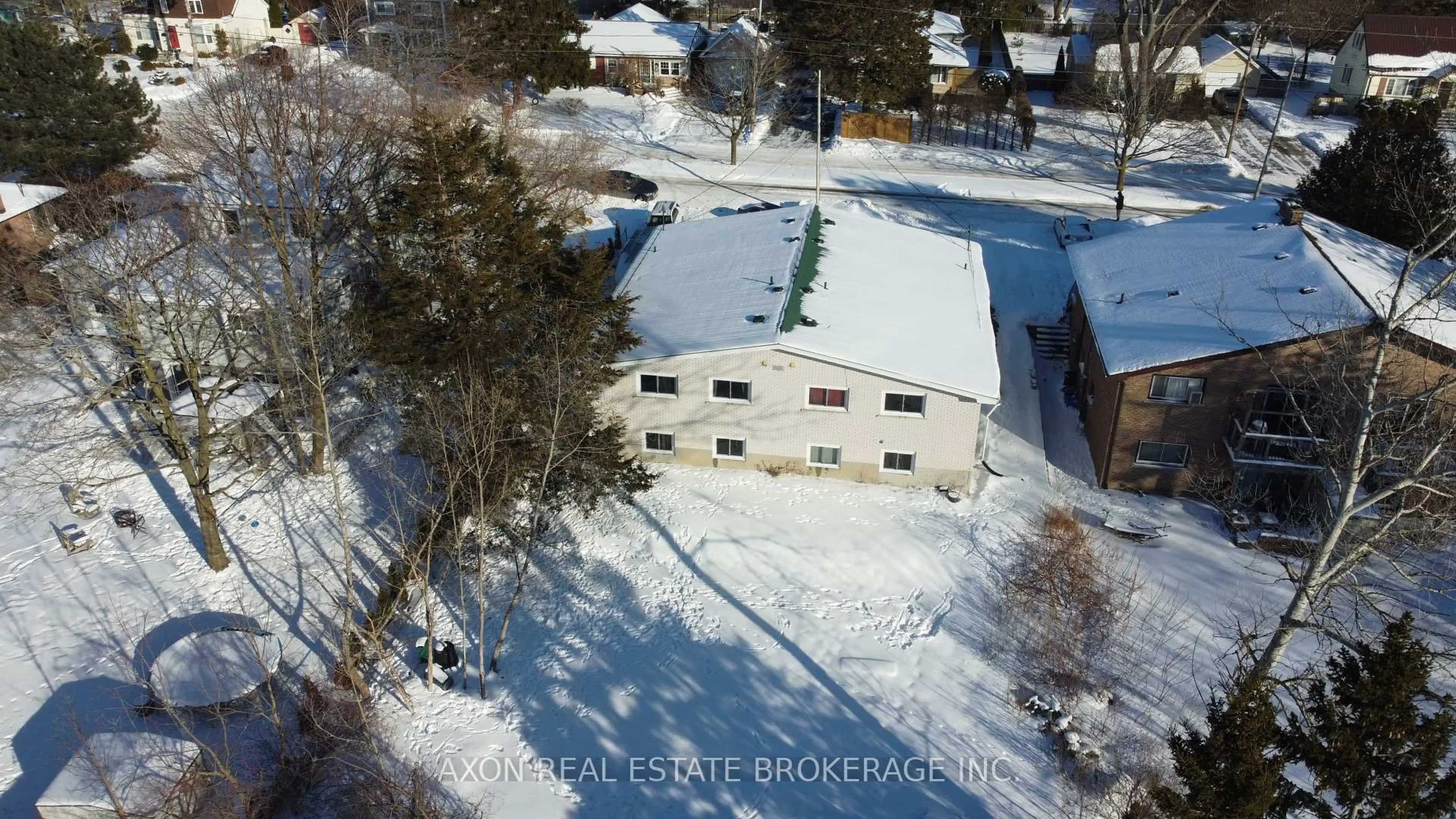 A pic from outside/outdoor area/front of a property/back of a property/a pic from drone, building for 31 Montgomery Blvd, Kingston Ontario K7M 3N7