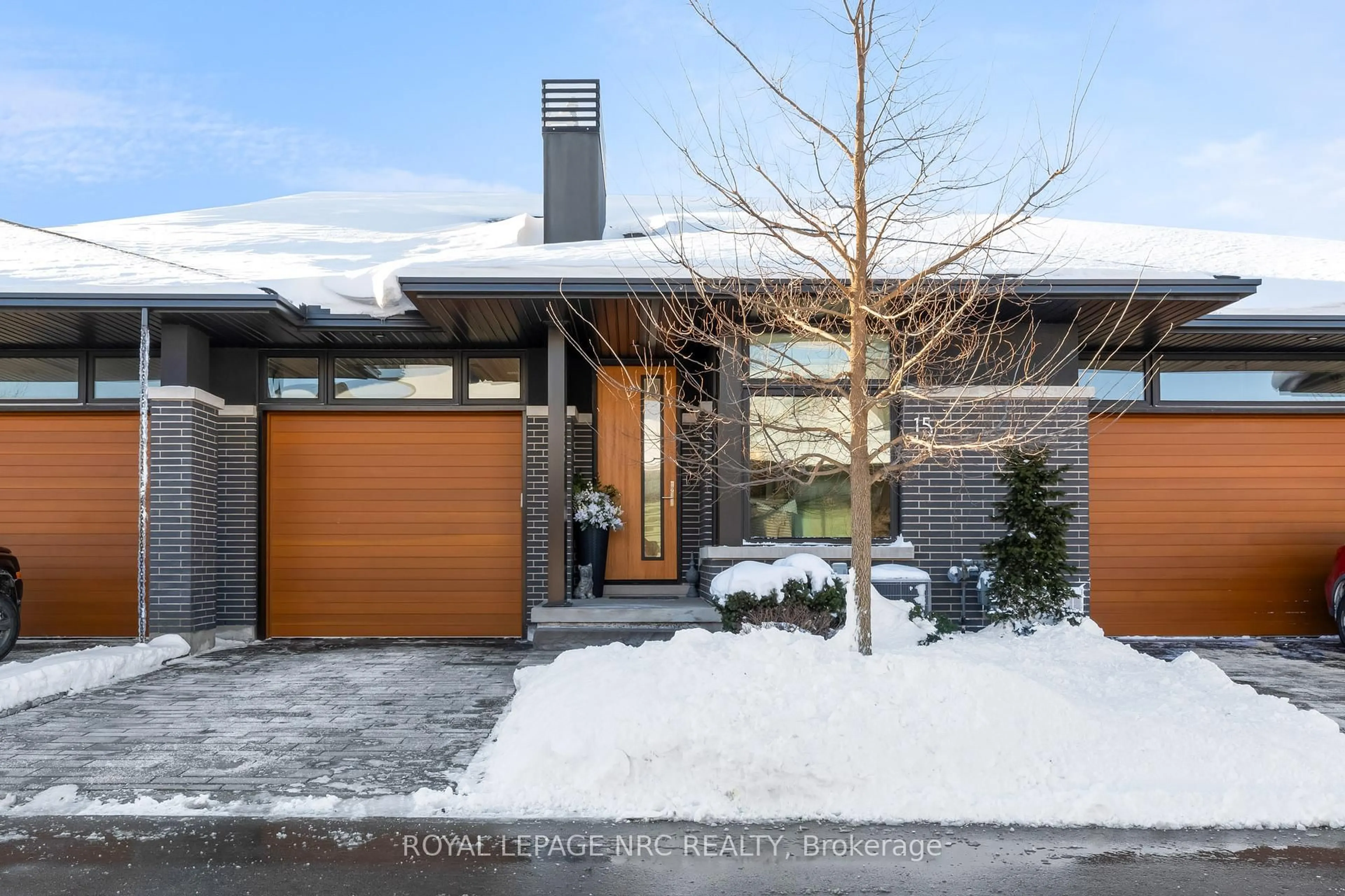 Home with brick exterior material, street for 15 Taliesin Tr, Welland Ontario L3C 0H5