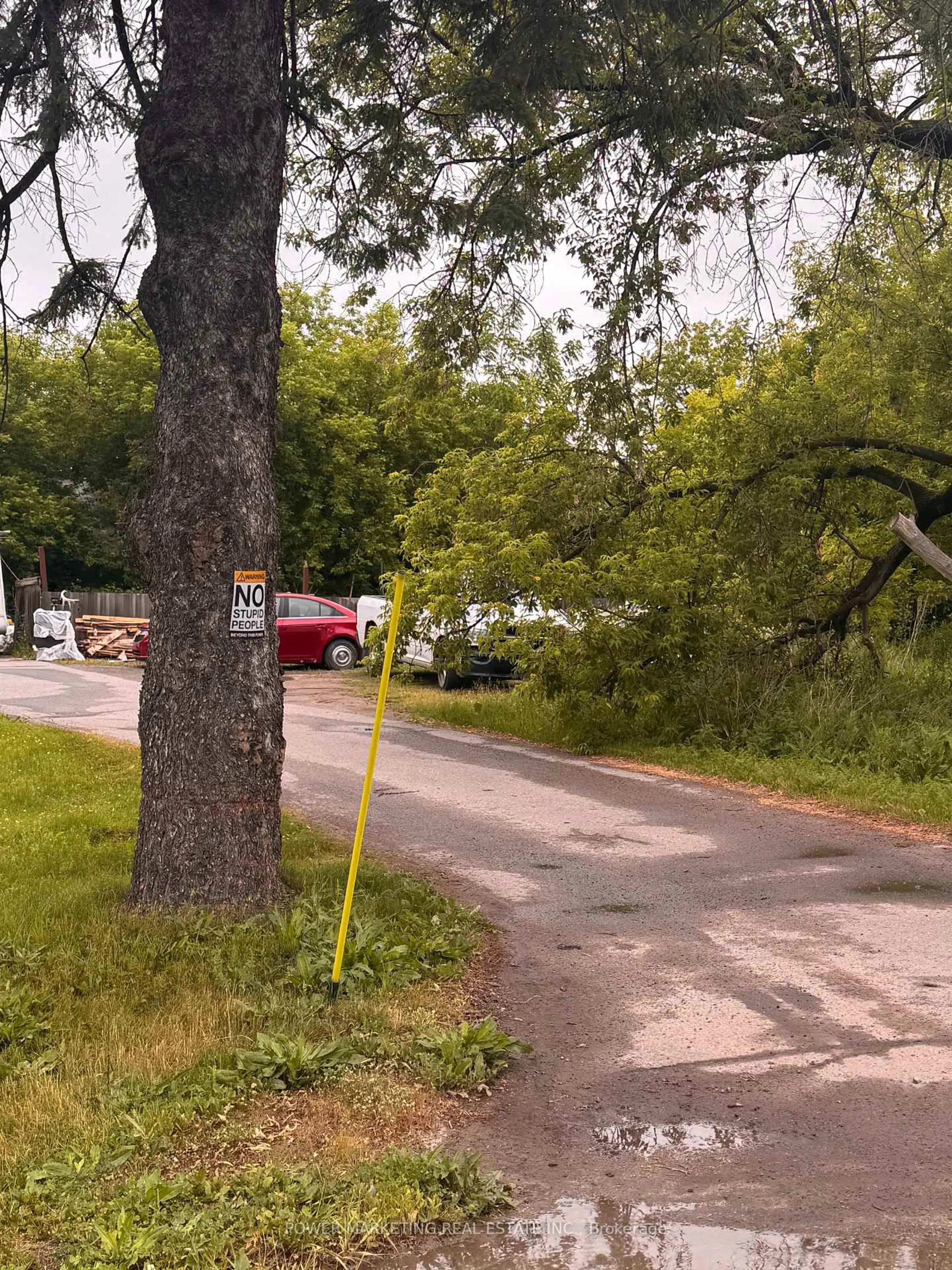 Parking for 3329 Navan Rd, Ottawa Ontario K1W 0K7