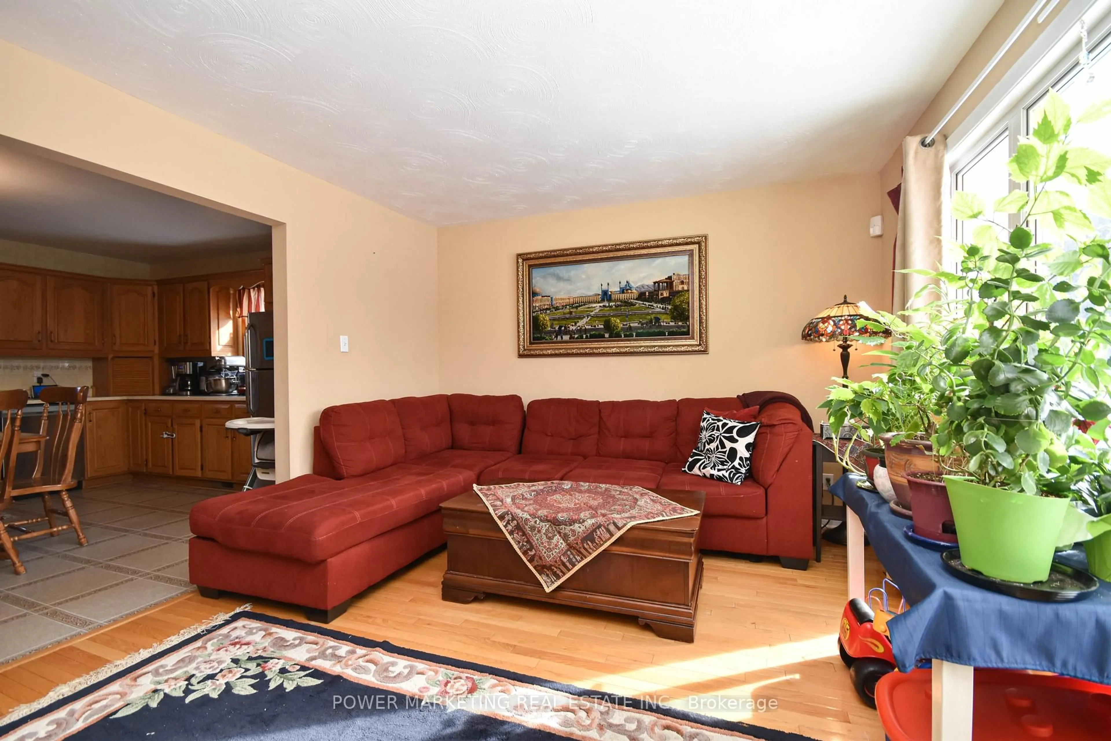 Living room with furniture, unknown for 3329 Navan Rd, Ottawa Ontario K1W 0K7