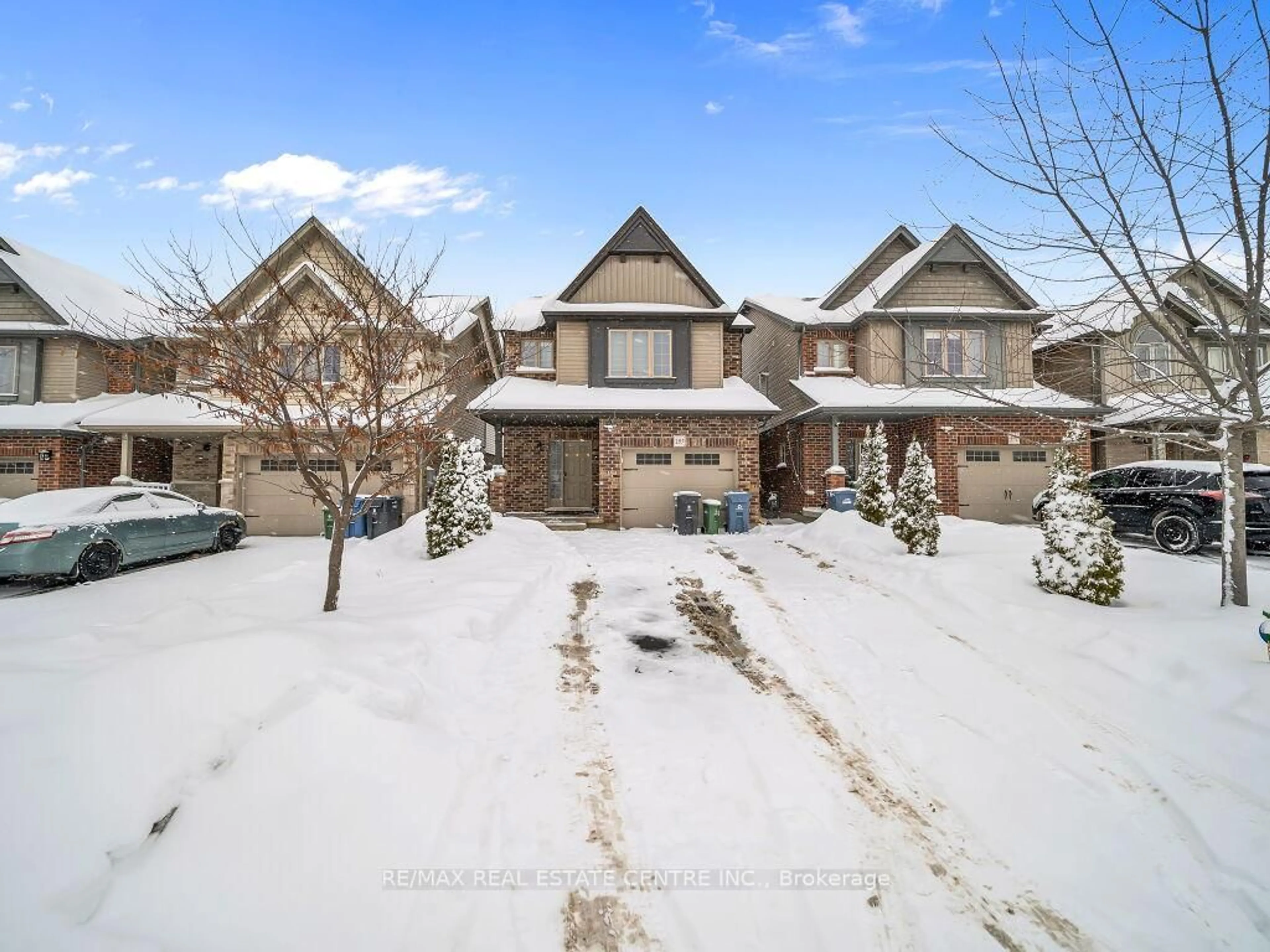 A pic from outside/outdoor area/front of a property/back of a property/a pic from drone, street for 193 Summit Ridge Dr, Guelph Ontario N1E 0M1