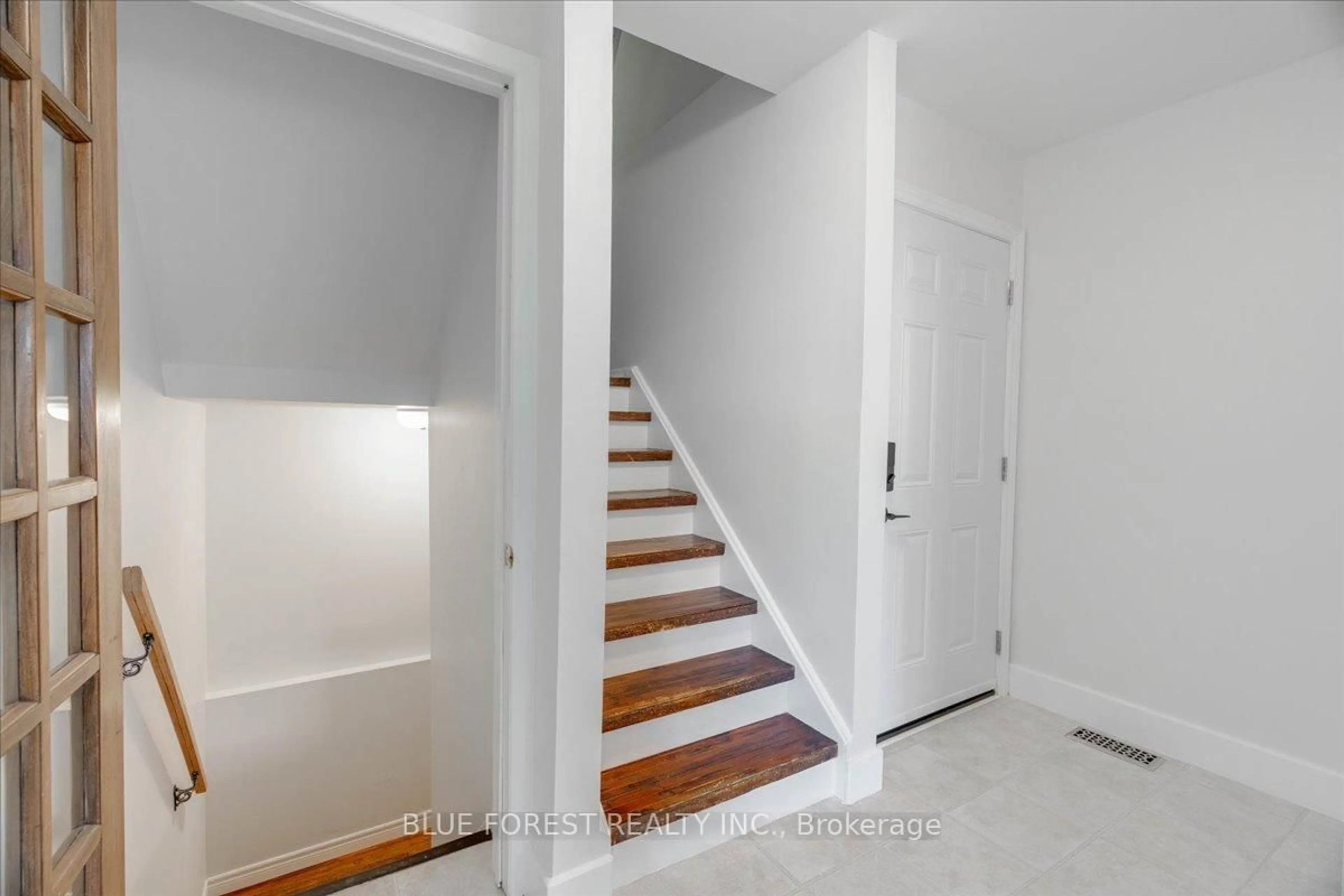 Unknown for 971 Adelaide St #78, London South Ontario N6E 2H3