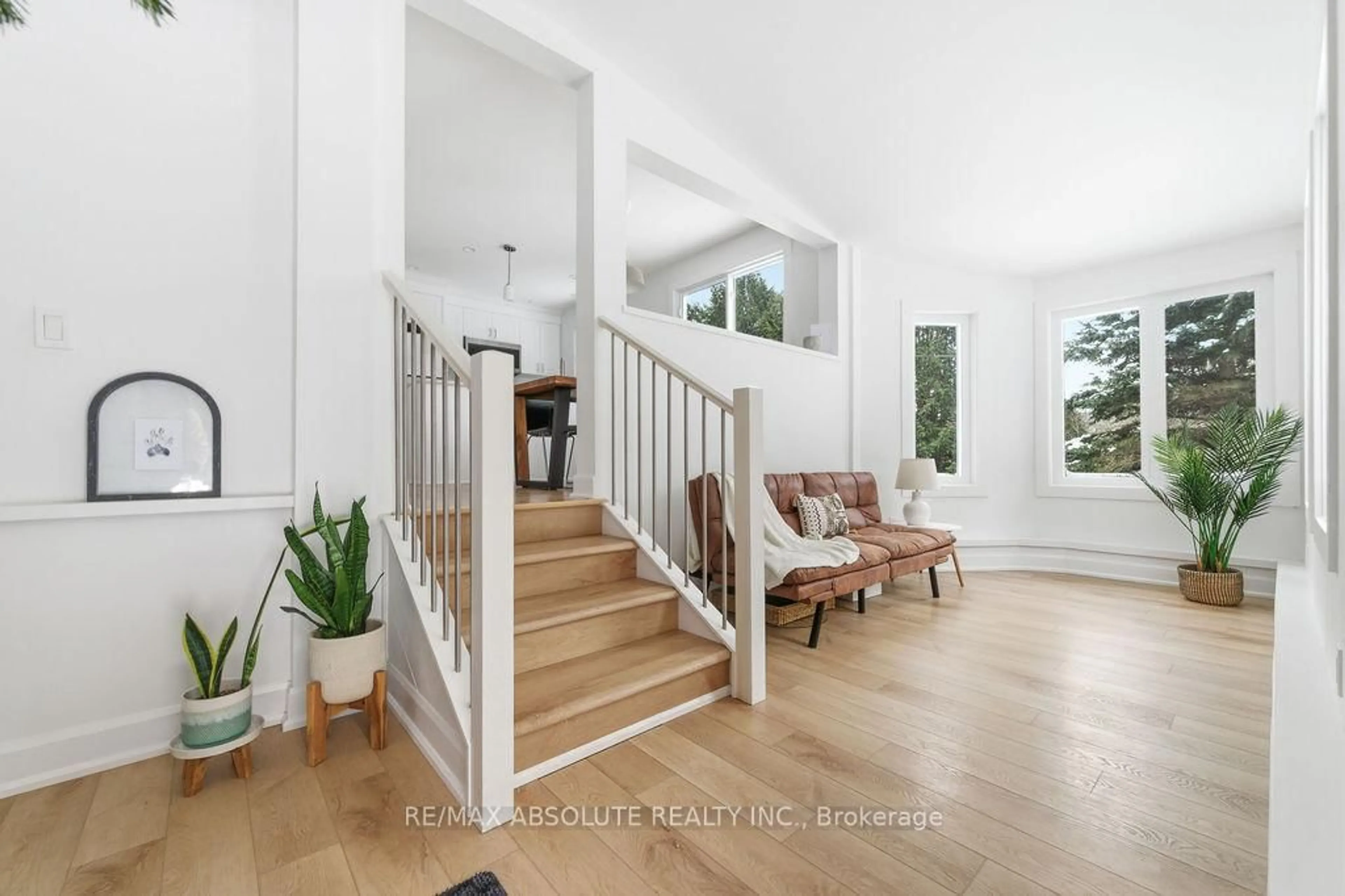 Indoor entryway for 202 Canaan Rd, Renfrew Ontario K7V 3Z4