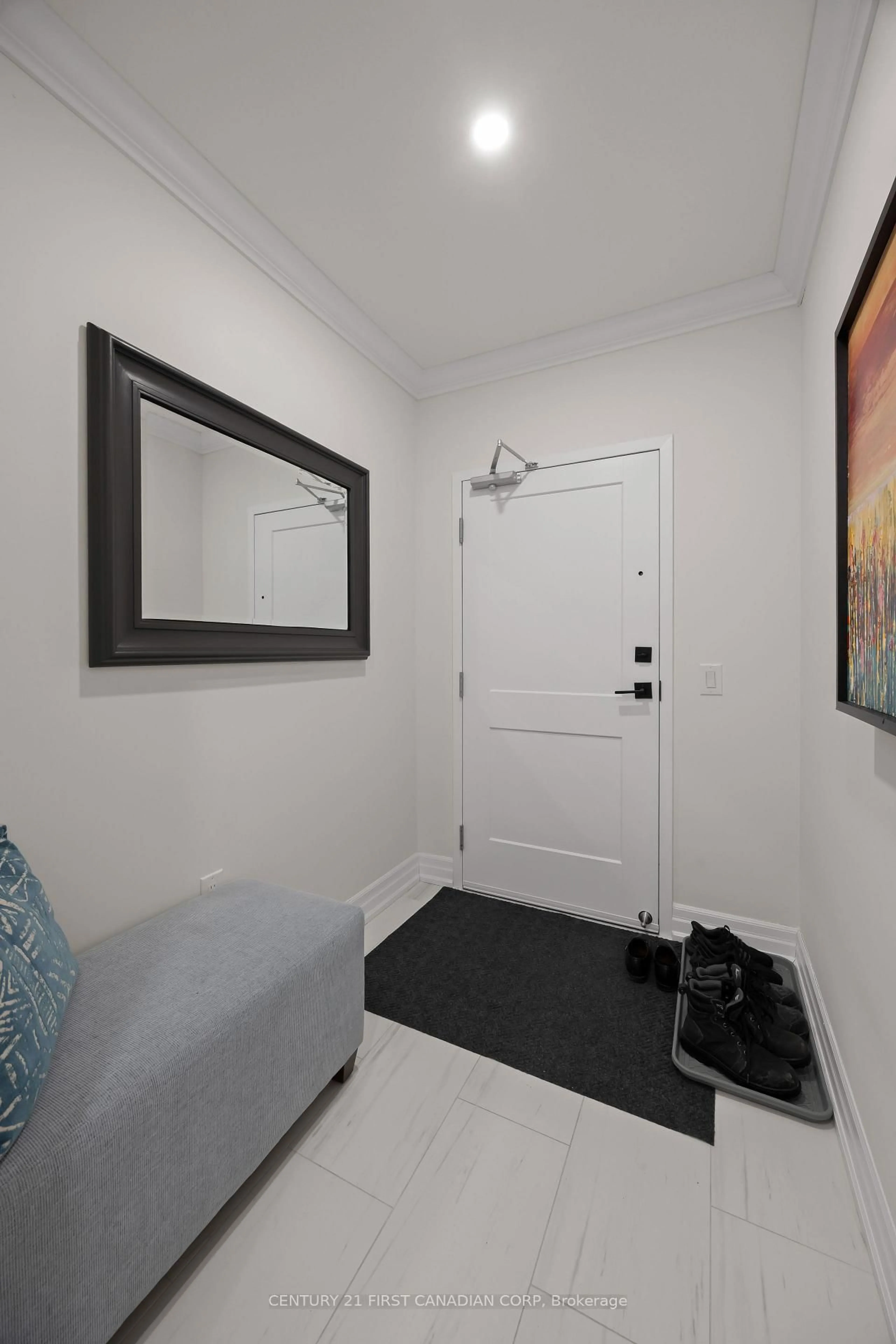Indoor entryway for 480 Callaway Rd #513, London North Ontario N6G 0Z3