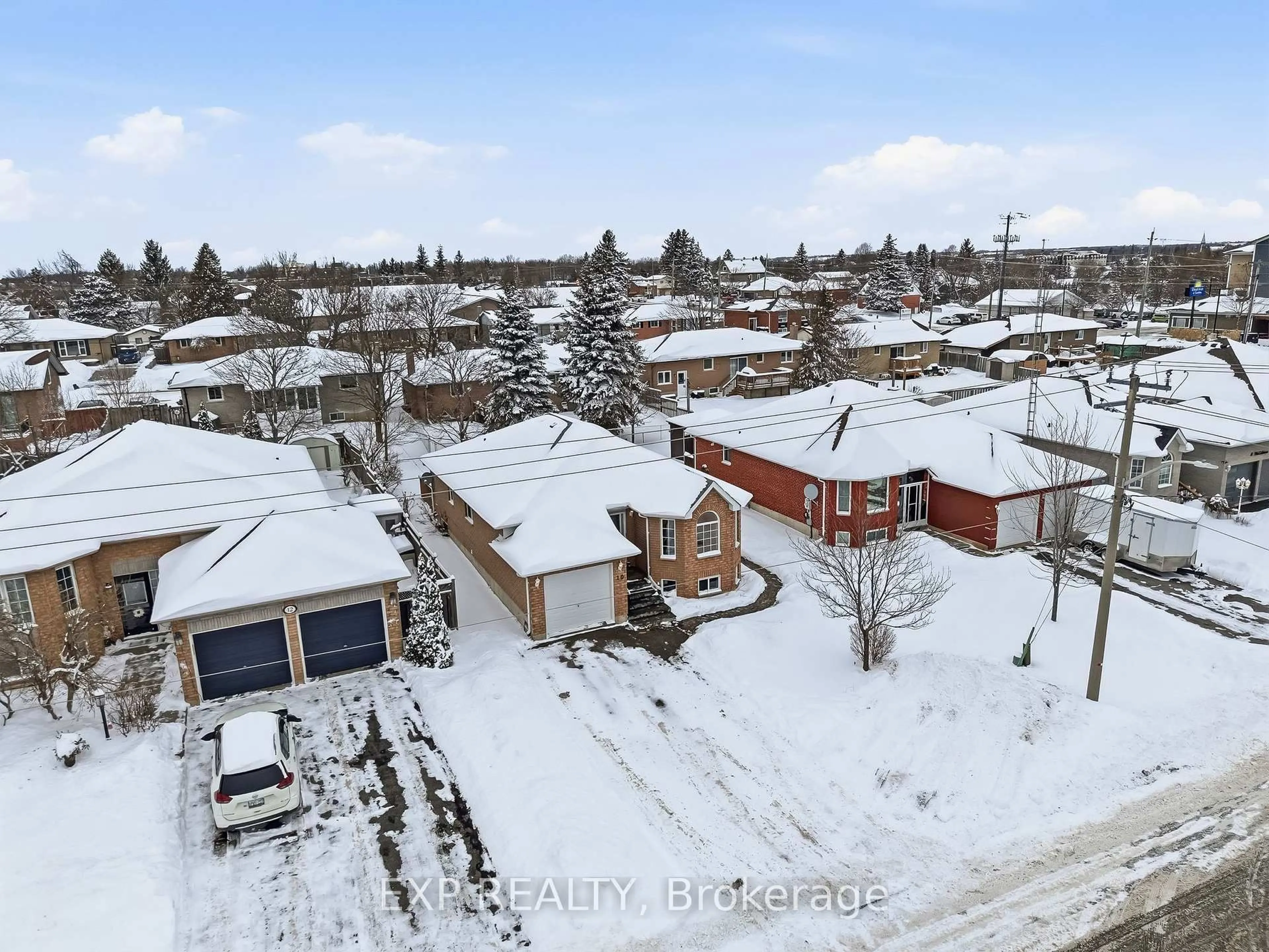 A pic from outside/outdoor area/front of a property/back of a property/a pic from drone, street for 10 Mcgibbon Blvd, Kawartha Lakes Ontario K9V 6G3