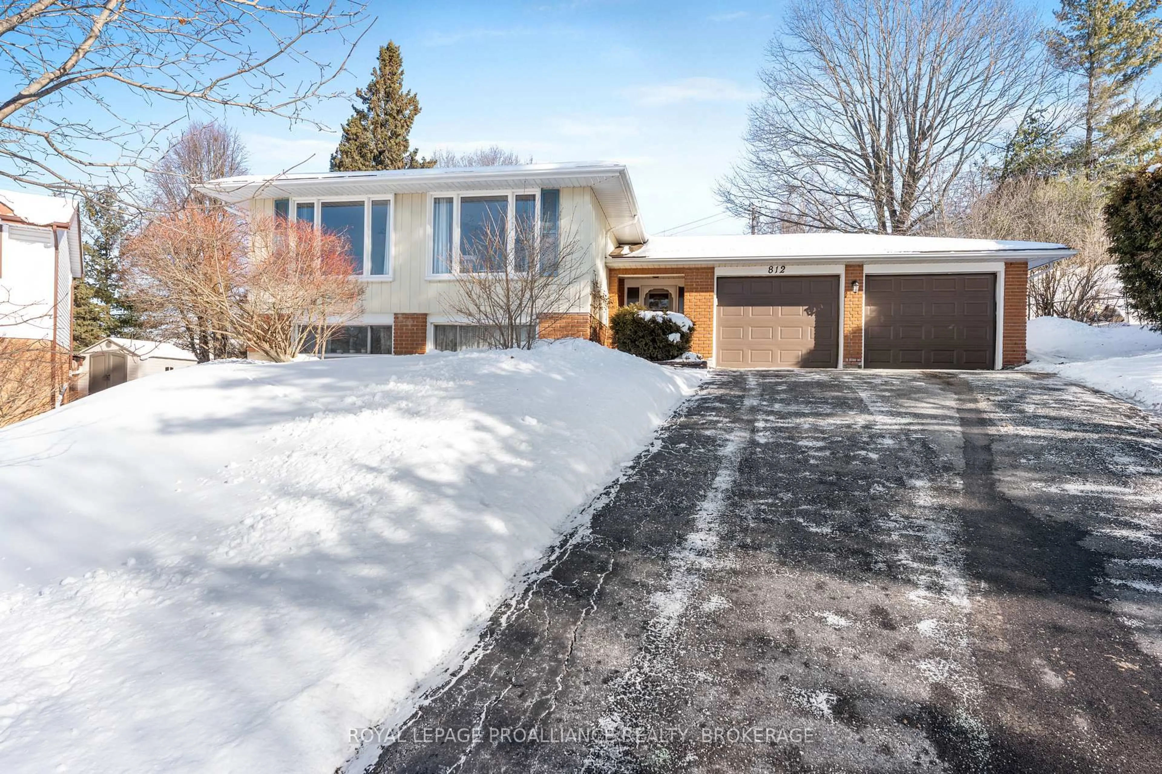 Unknown for 812 Hillside Dr, Kingston Ontario K7M 5Y8