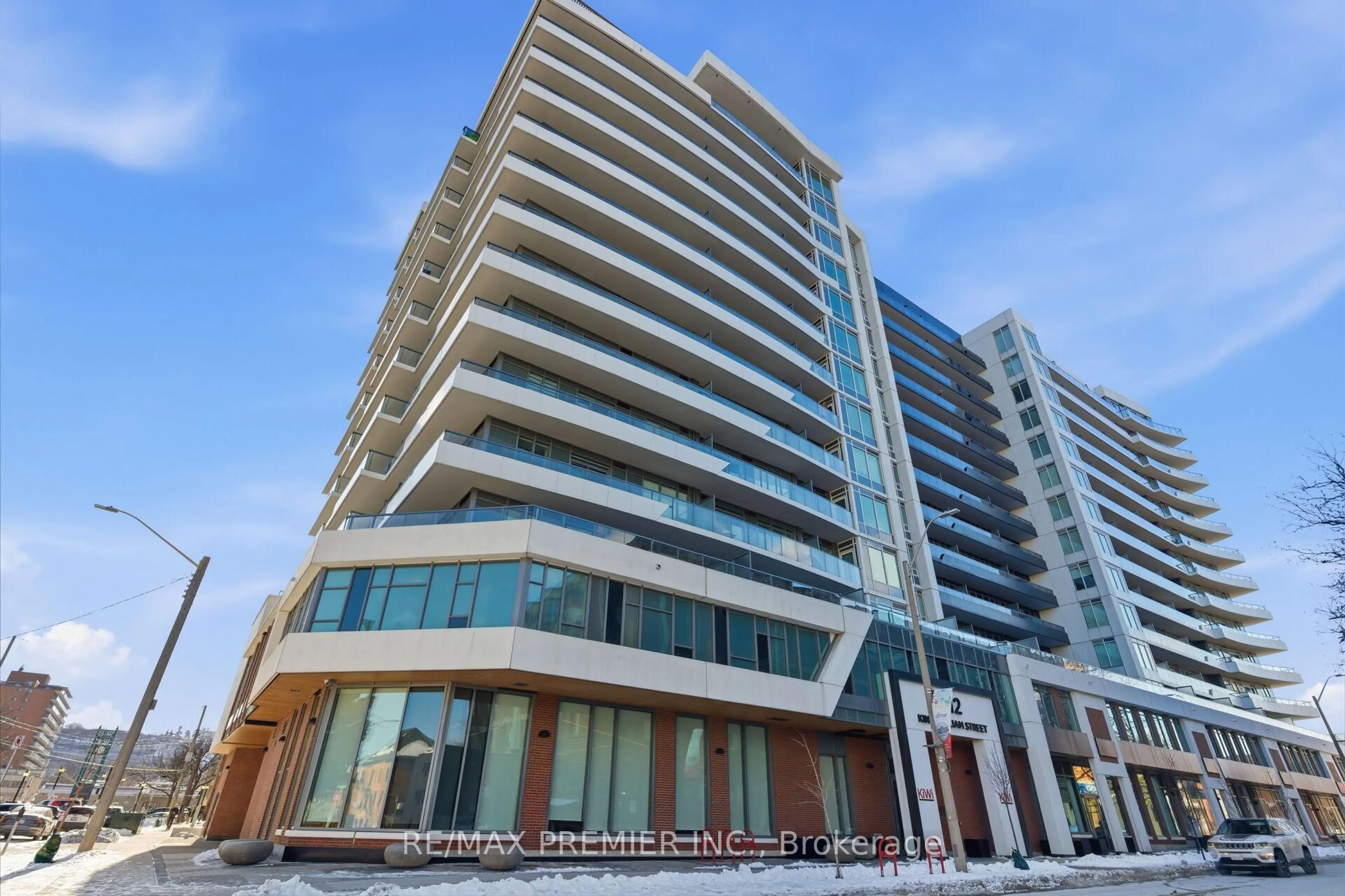 Indoor foyer for 212 King William St #914, Hamilton Ontario L6R 3N9