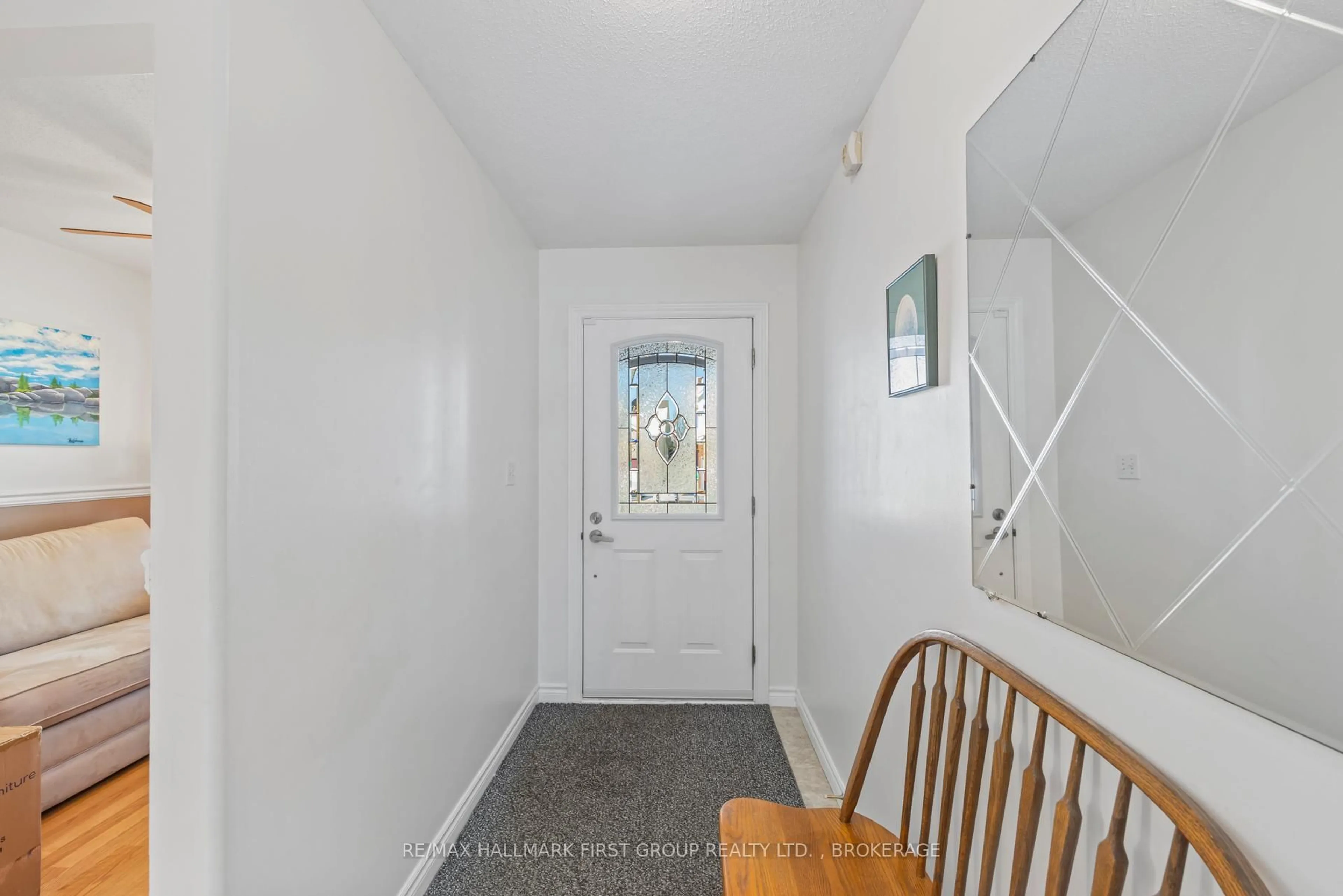 Indoor entryway for 979 Rainbow Cres, Kingston Ontario K7K 7J3