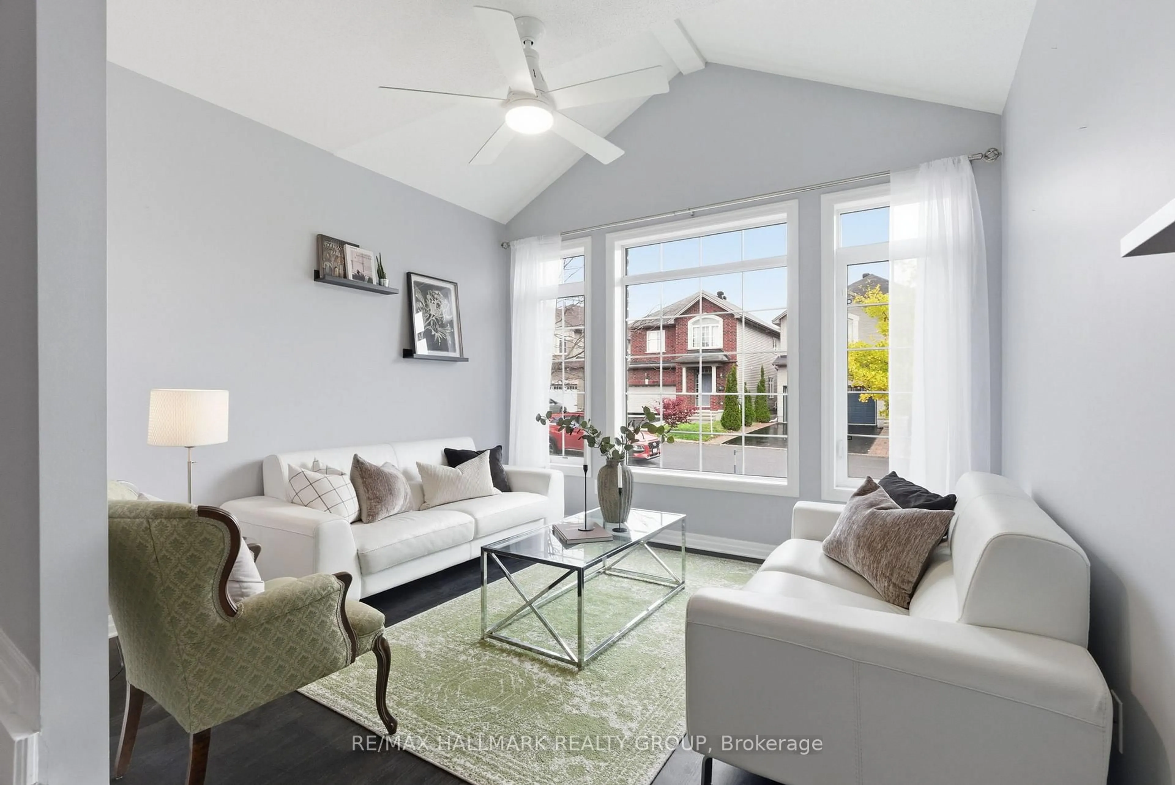 Living room with furniture, unknown for 677 SUNBURST St, Ottawa Ontario K1T 0L2