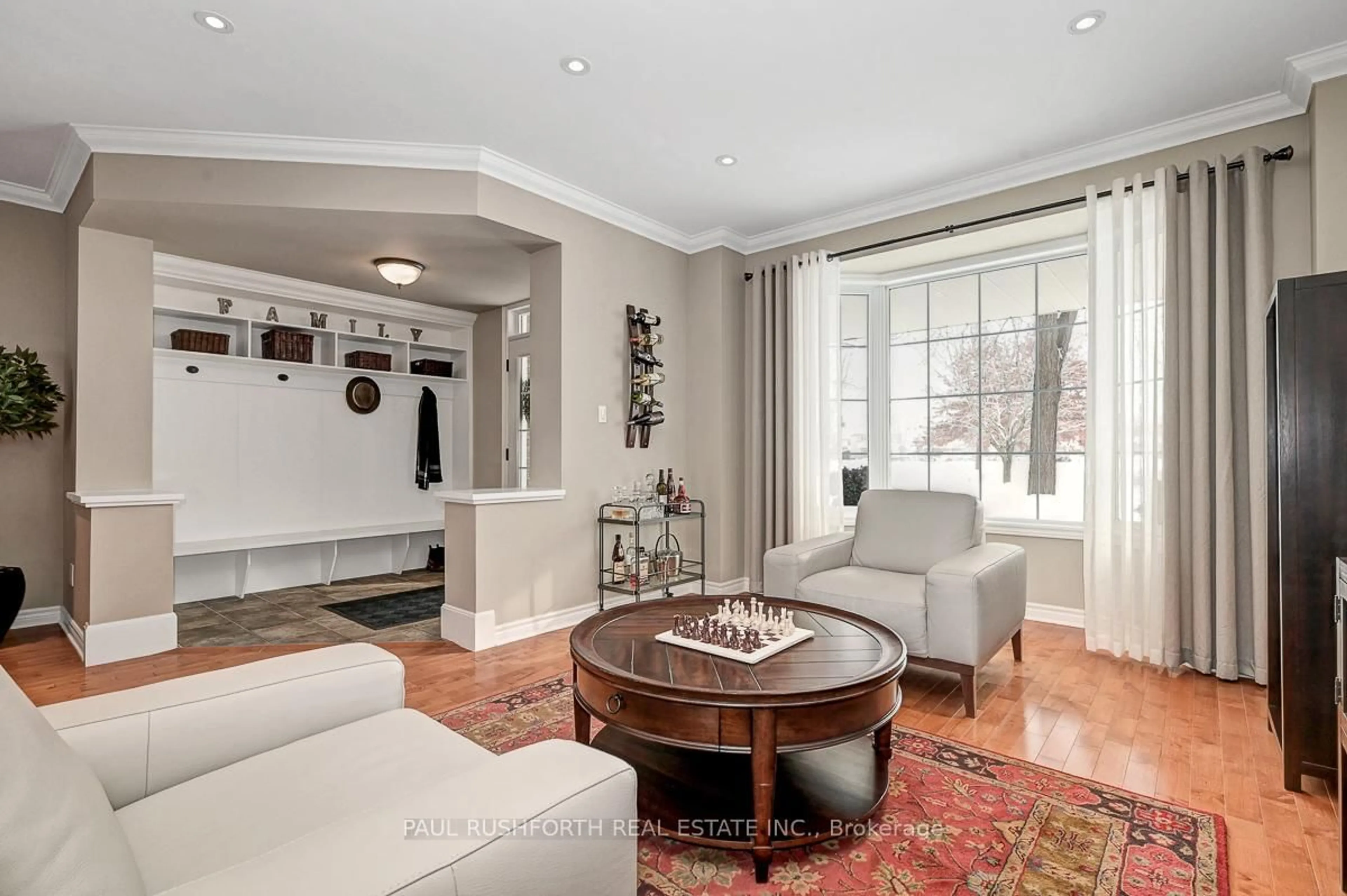 Living room with furniture, unknown for 565 EVANGELINE St, Ottawa Ontario K4A 4G4