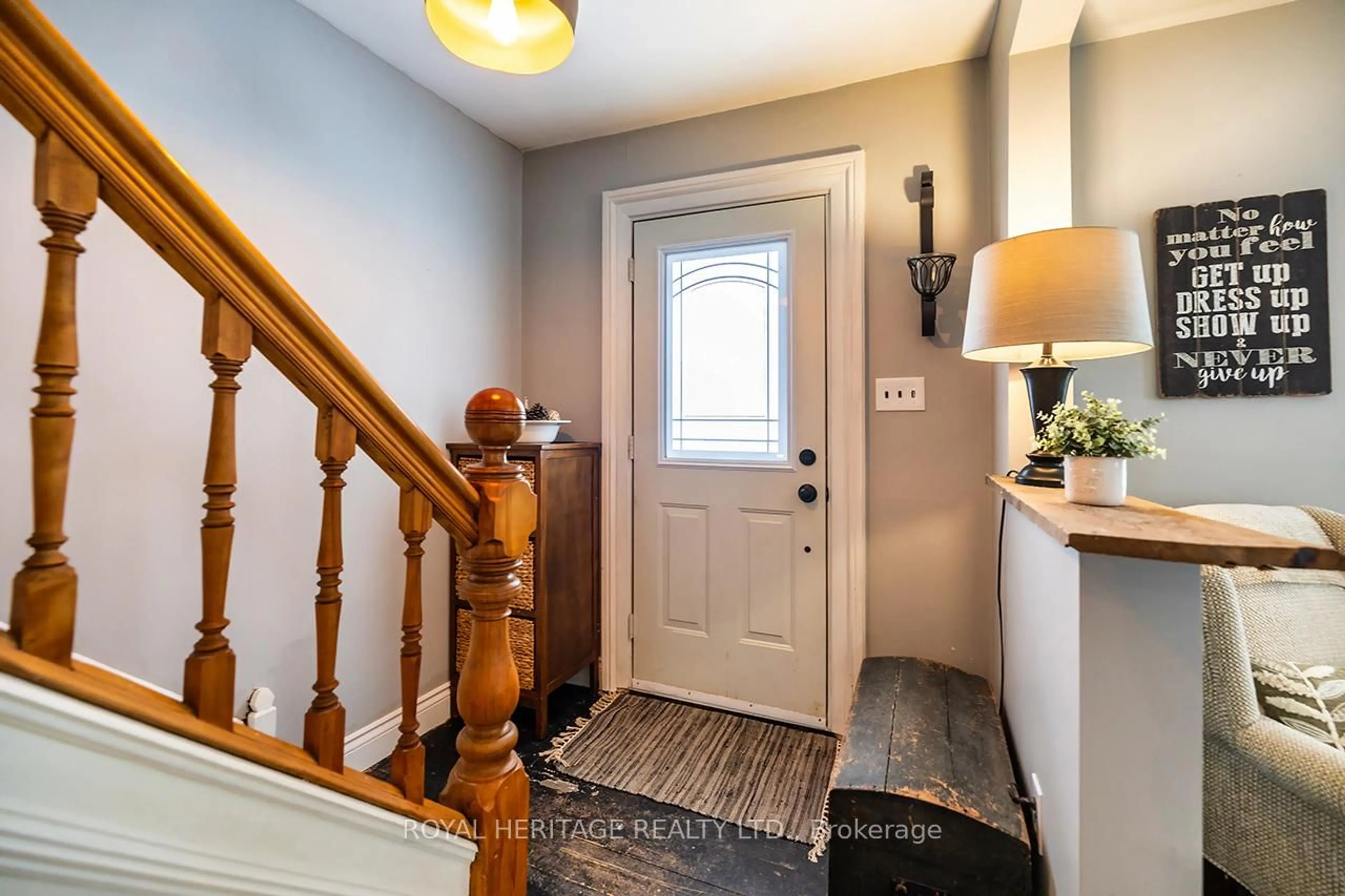 Indoor entryway for 1748 Carmel 2nd Line, Cavan Monaghan Ontario L0A 1G0