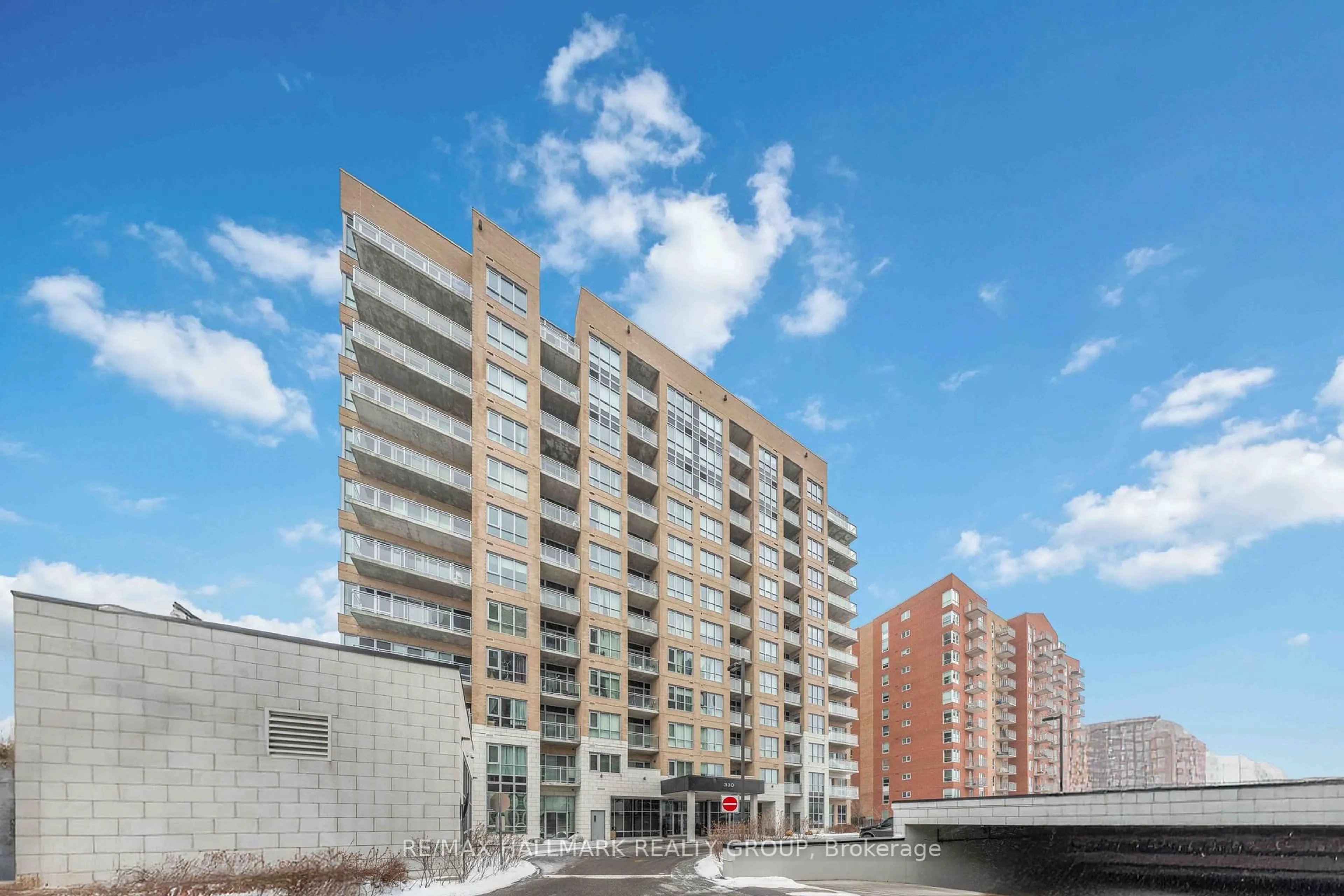 Unknown for 330 TITAN Private #510, Ottawa Ontario K2G 1G3