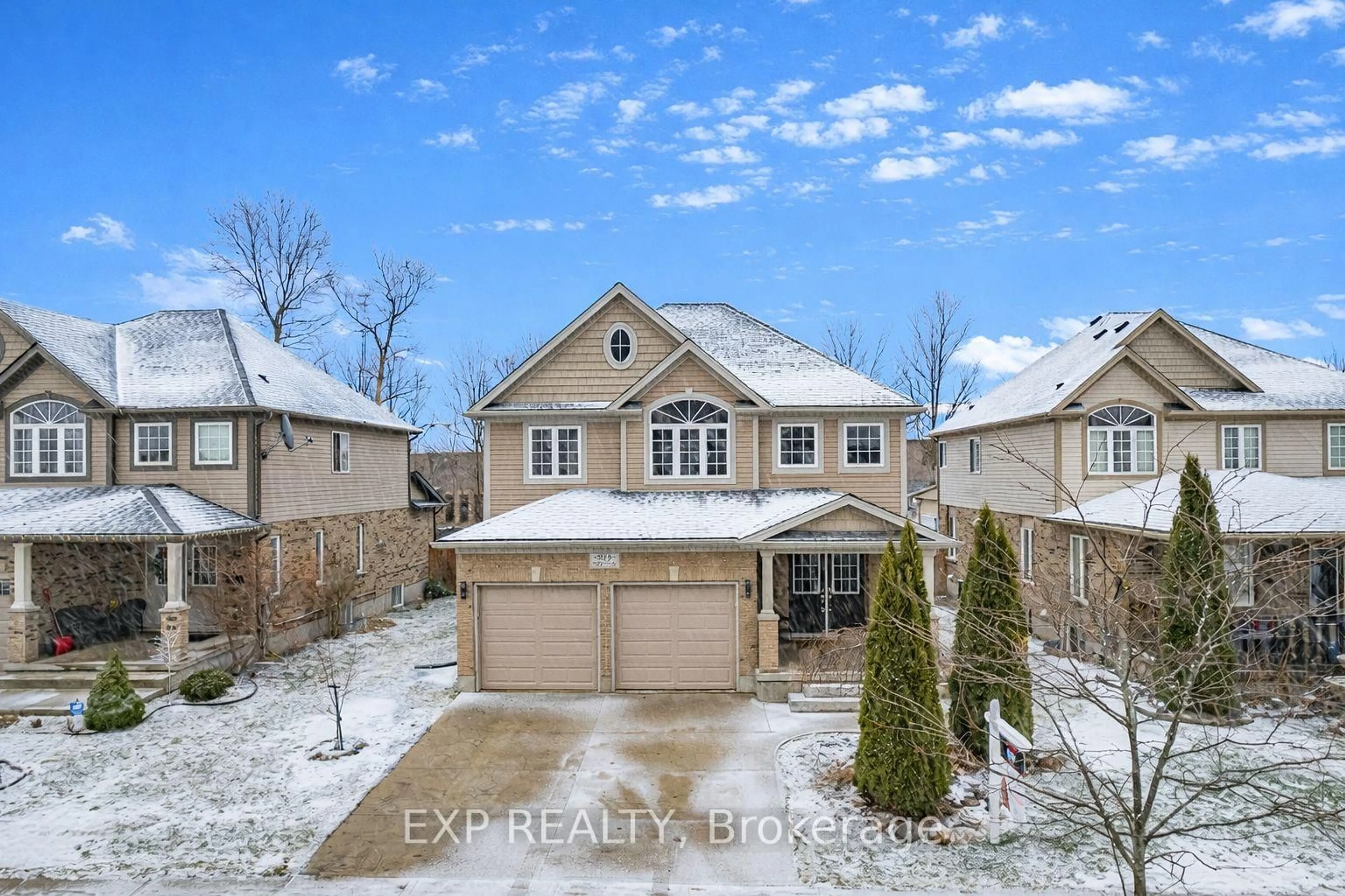 A pic from outside/outdoor area/front of a property/back of a property/a pic from drone, street for 919 FOXCREEK Rd, London North Ontario N6G 0H1