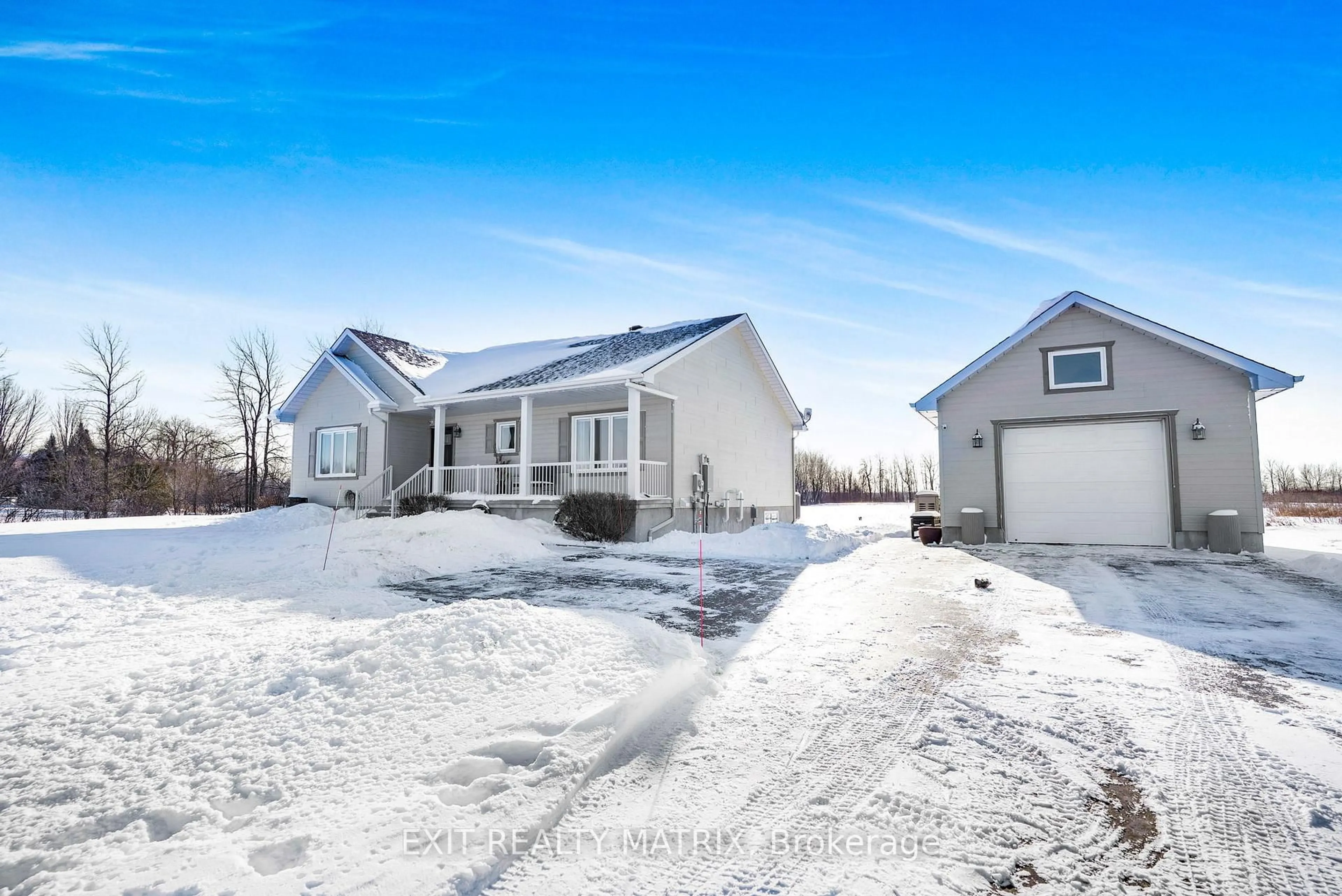 A pic from outside/outdoor area/front of a property/back of a property/a pic from drone, street for 3100 Pattee Rd, Champlain Ontario K6A 2R2