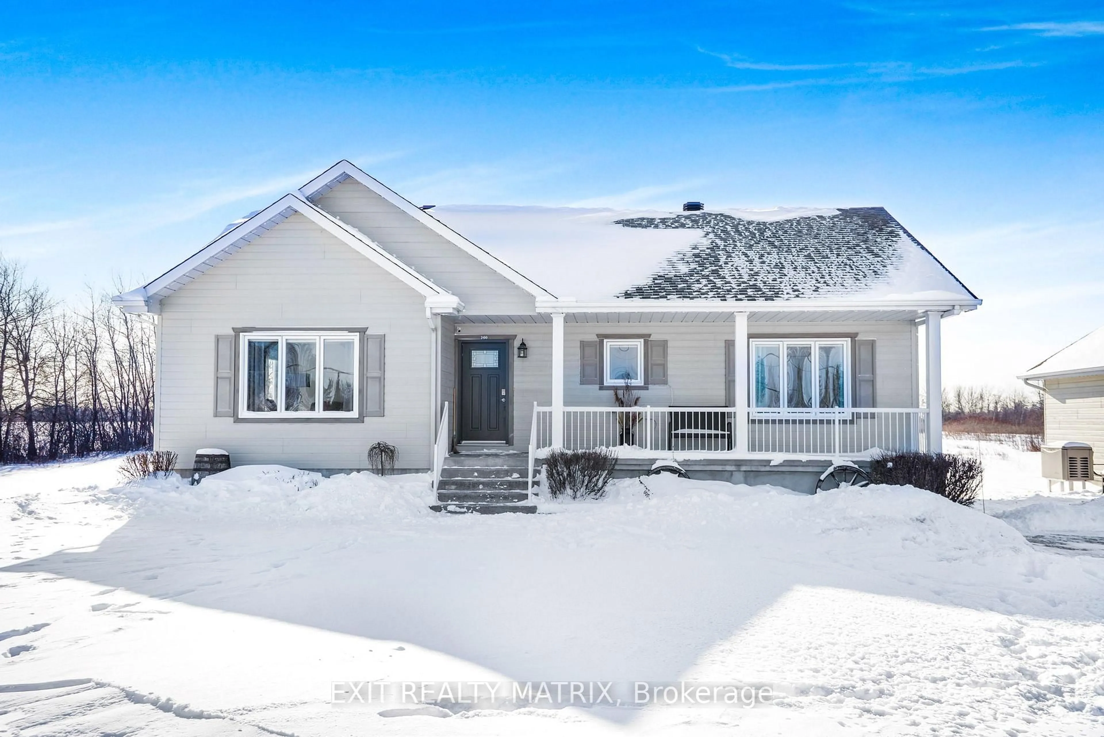 Home with vinyl exterior material, street for 3100 Pattee Rd, Champlain Ontario K6A 2R2