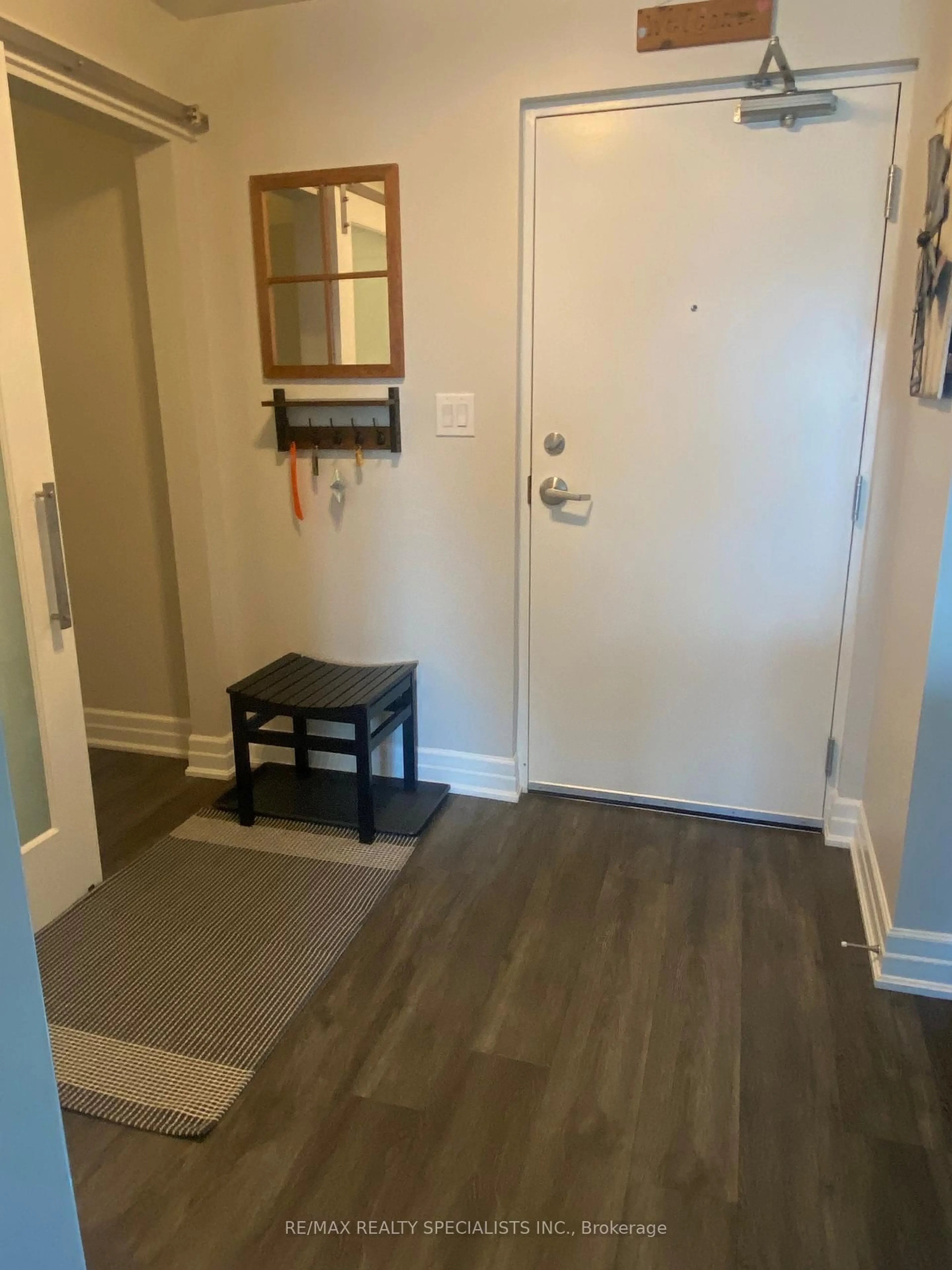 Indoor entryway for 212 Lakeport Rd #314, St. Catharines Ontario L2N 0B4