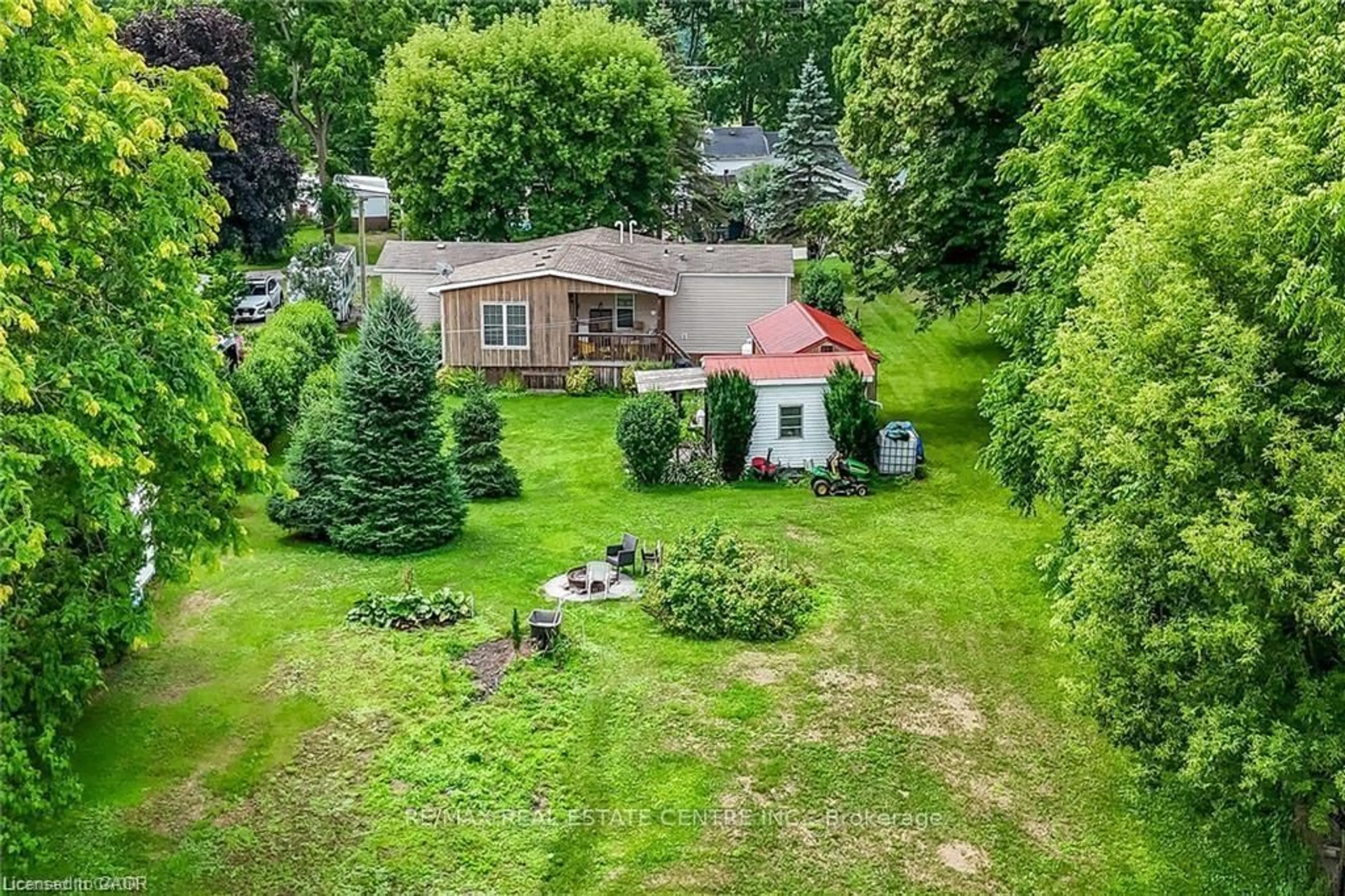 A pic from outside/outdoor area/front of a property/back of a property/a pic from drone, unknown for 29 Courish Lane, Haldimand Ontario N0A 1E0