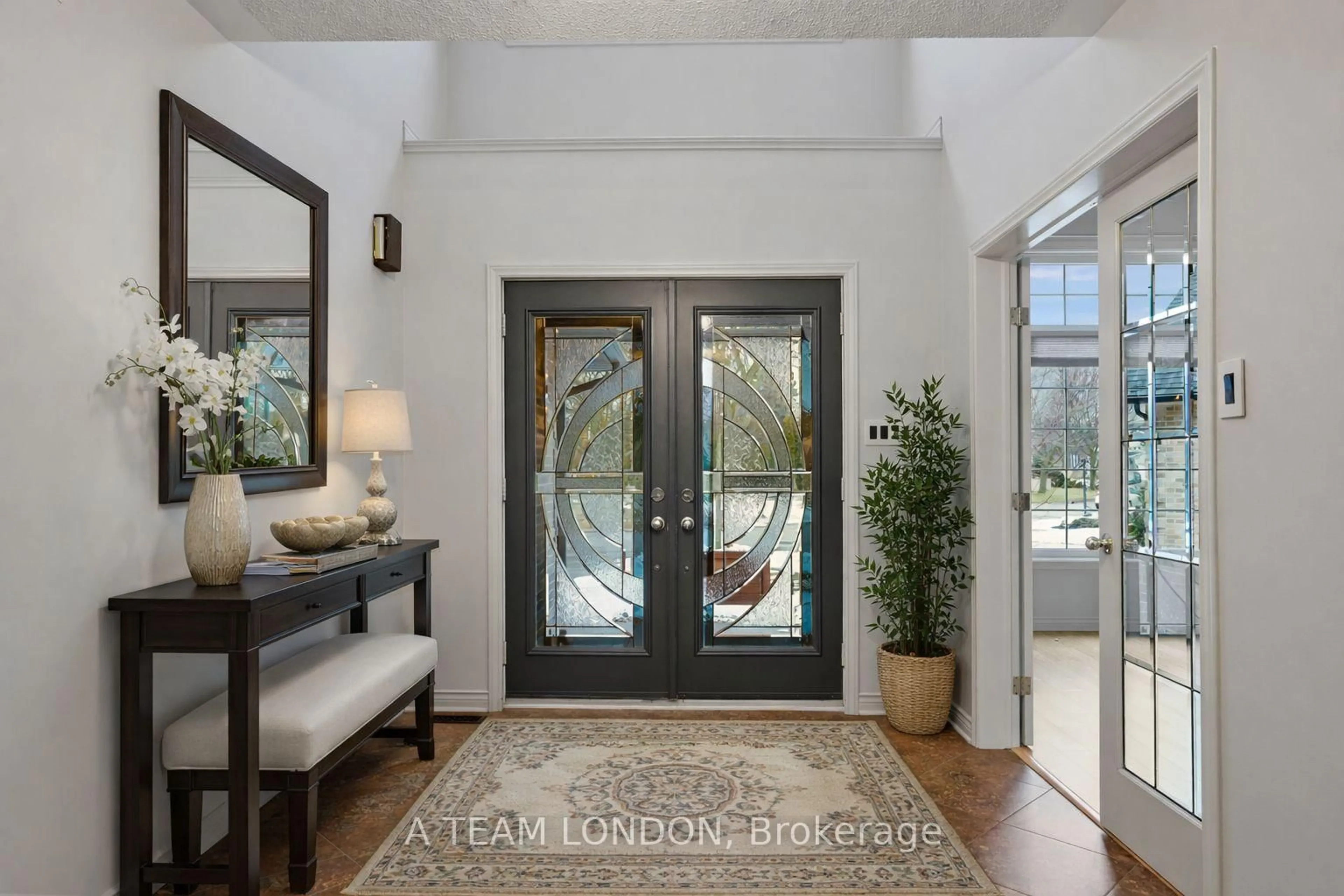 Indoor entryway for 15 Bayside Crt, London East Ontario N5Y 5M6