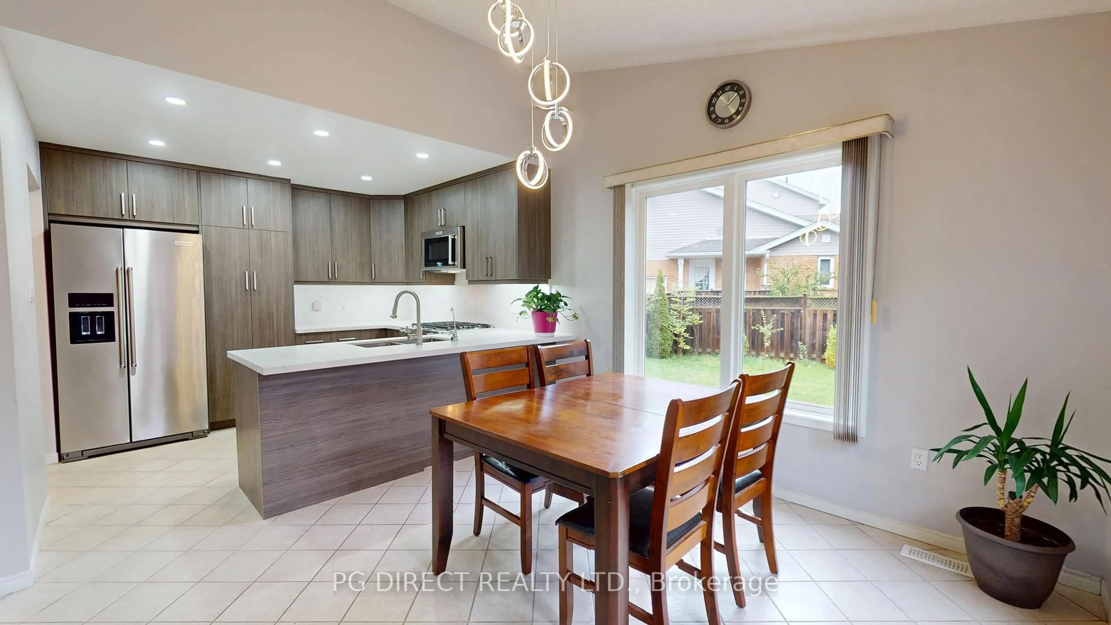 Open concept kitchen, ceramic/tile floor for 32 Elsley Crt, Guelph Ontario N1C 1C8