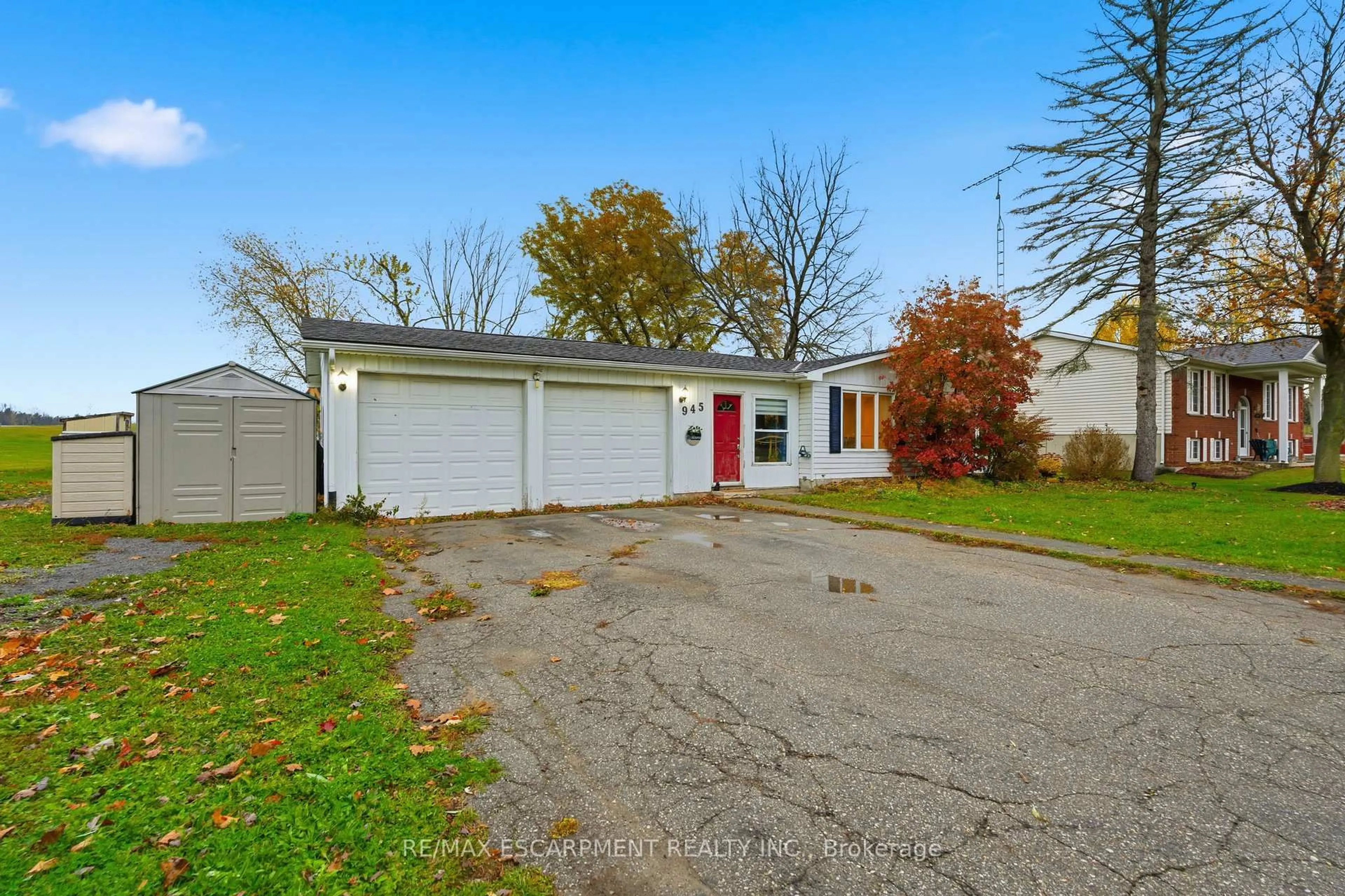 A pic from outside/outdoor area/front of a property/back of a property/a pic from drone, street for 945 Regional Road 97, Hamilton Ontario N0B 2J0