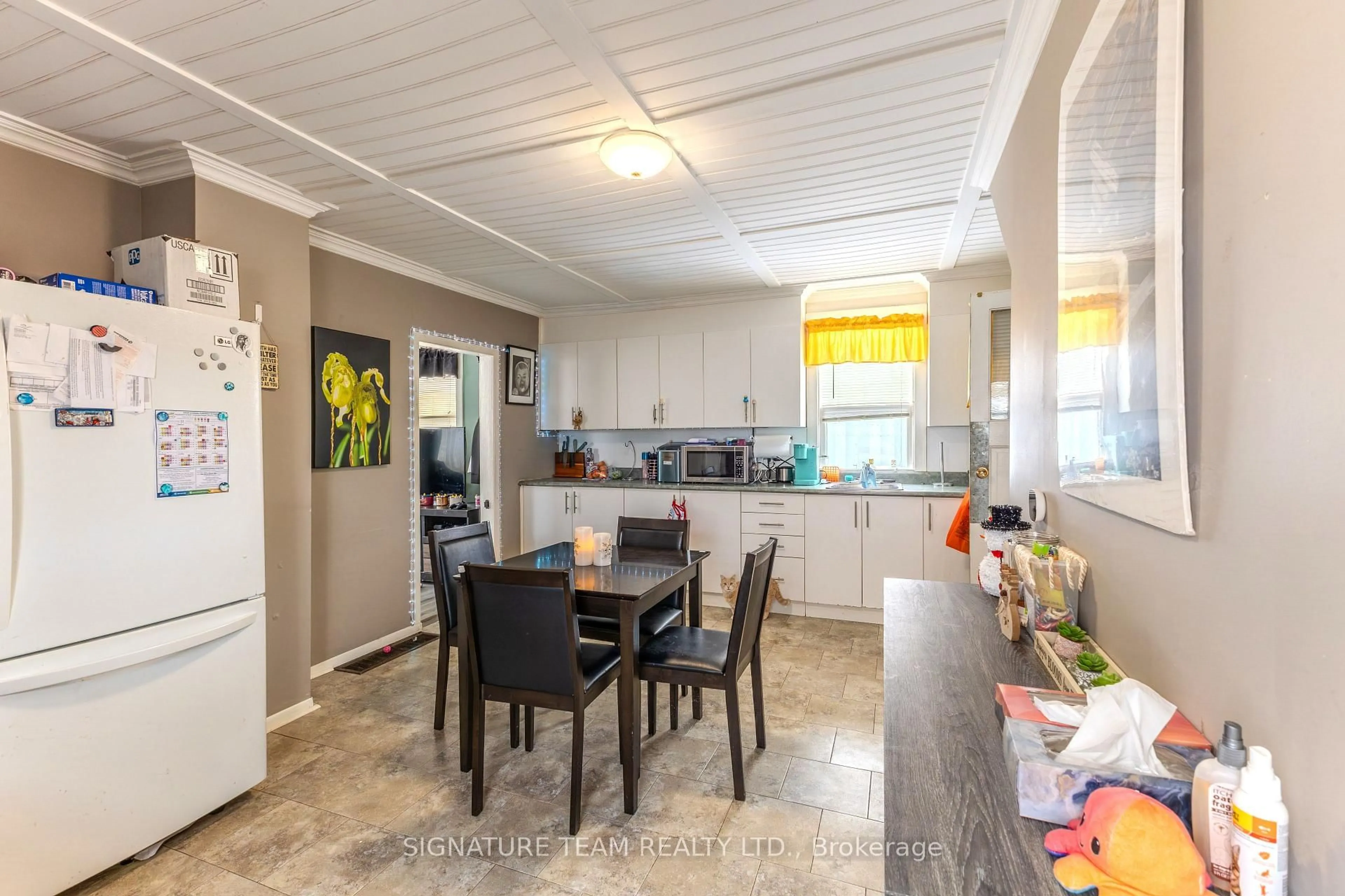 Open concept kitchen, unknown for 10 Meadow St, Cobden Ontario K0J 1K0