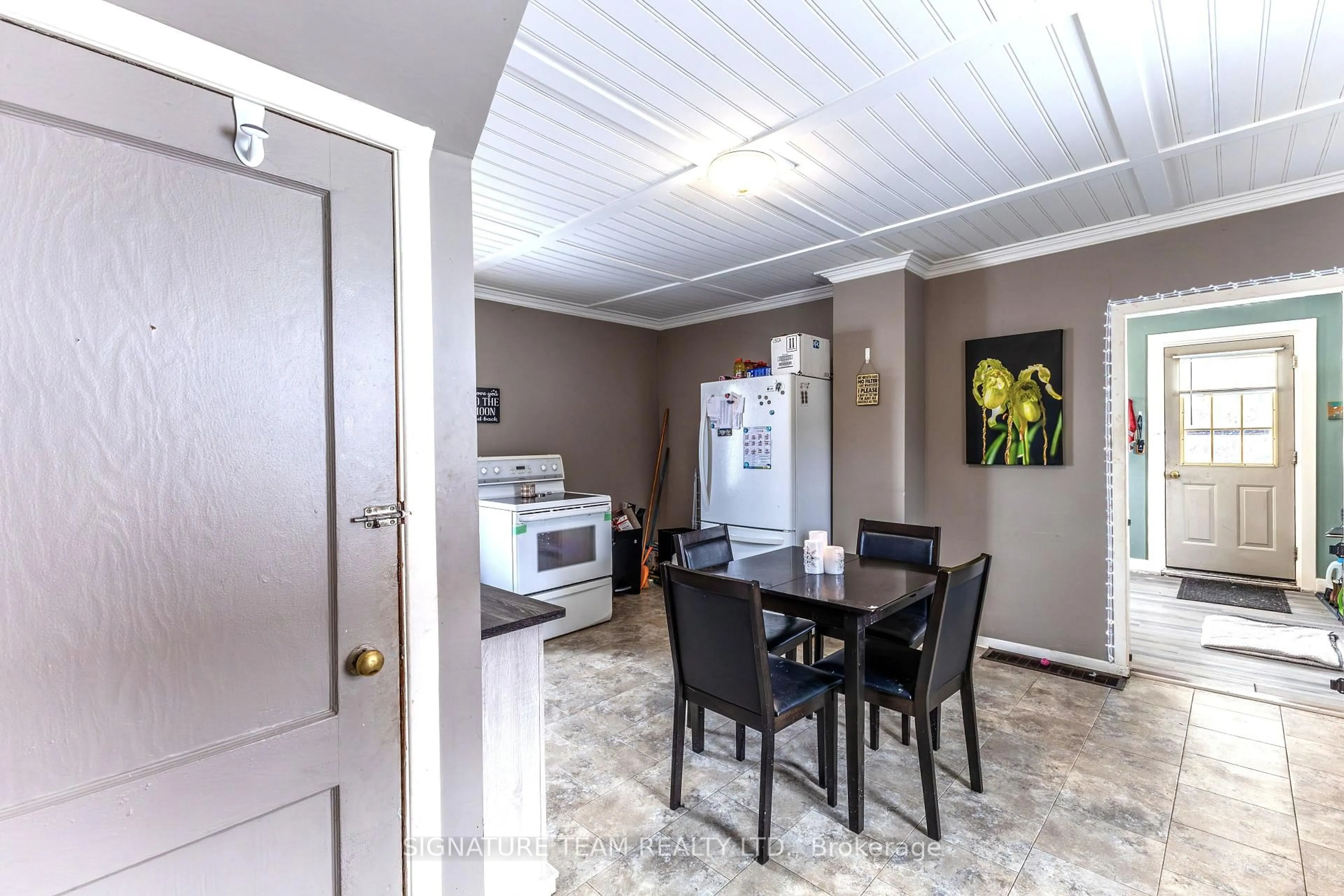 Unknown for 10 Meadow St, Cobden Ontario K0J 1K0