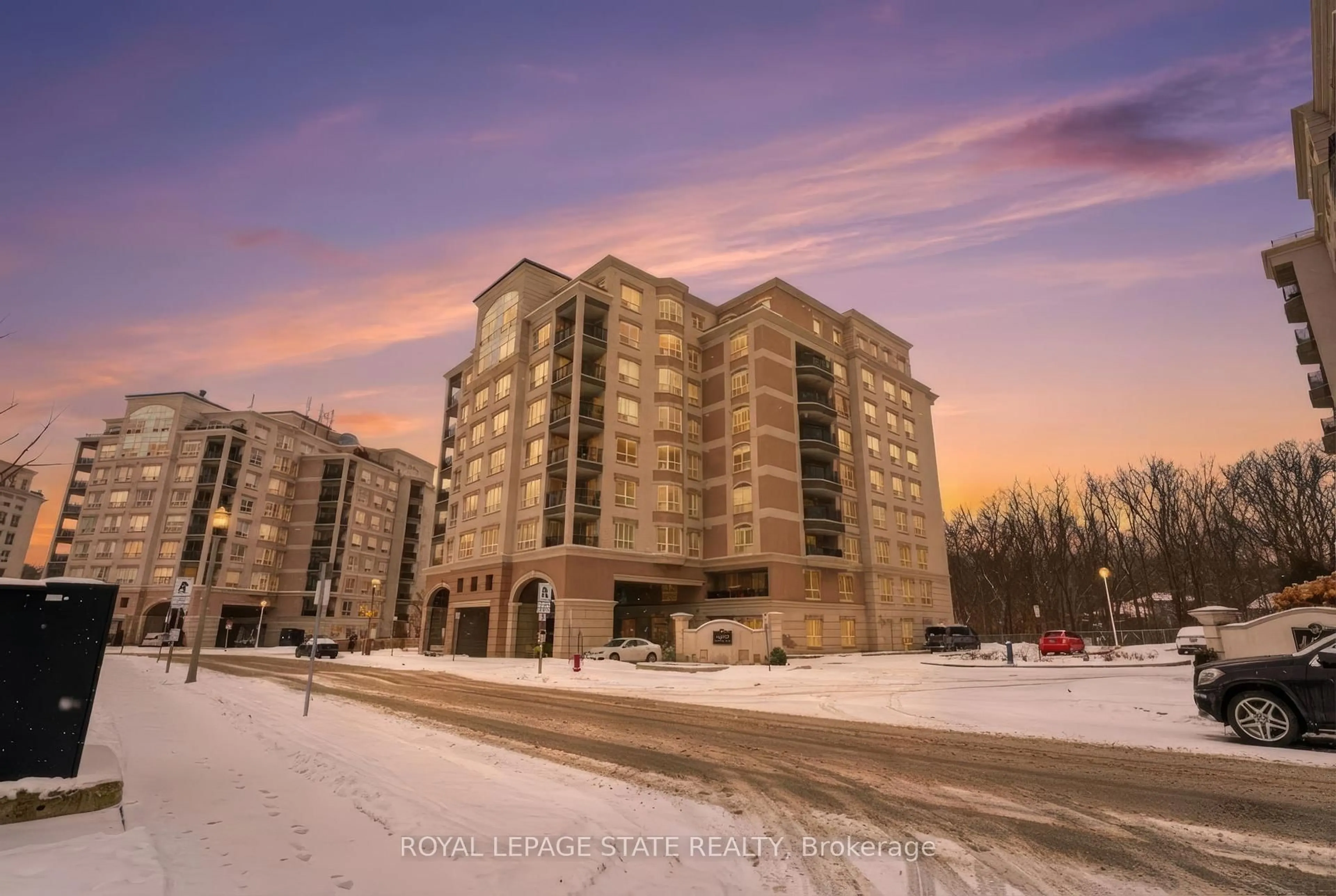 Unknown for 3000 Creekside Dr #706, Hamilton Ontario L9H 7S8