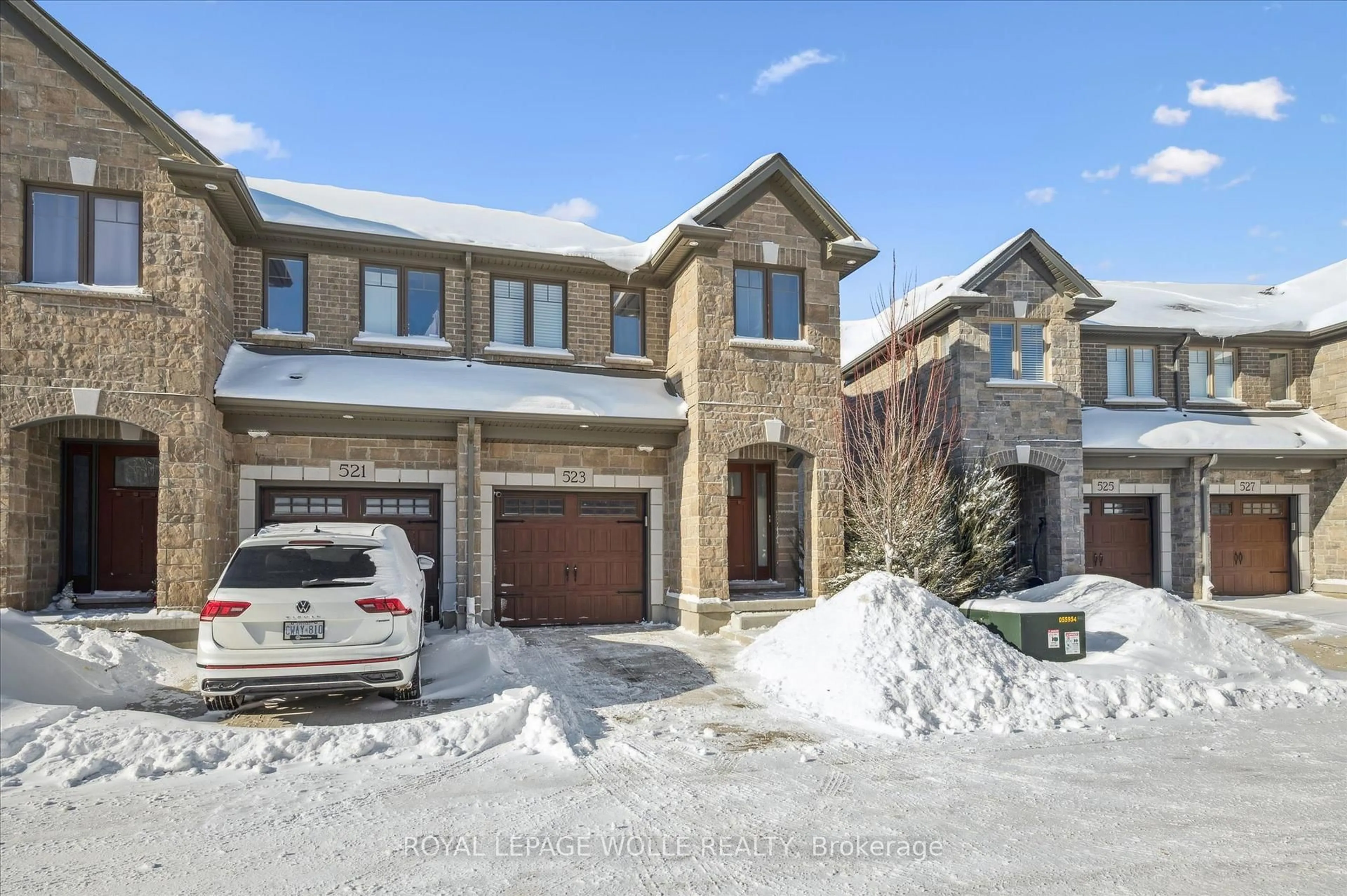 Home with brick exterior material, street for 523 Hollybrook Cres, Kitchener Ontario N2R 0P1