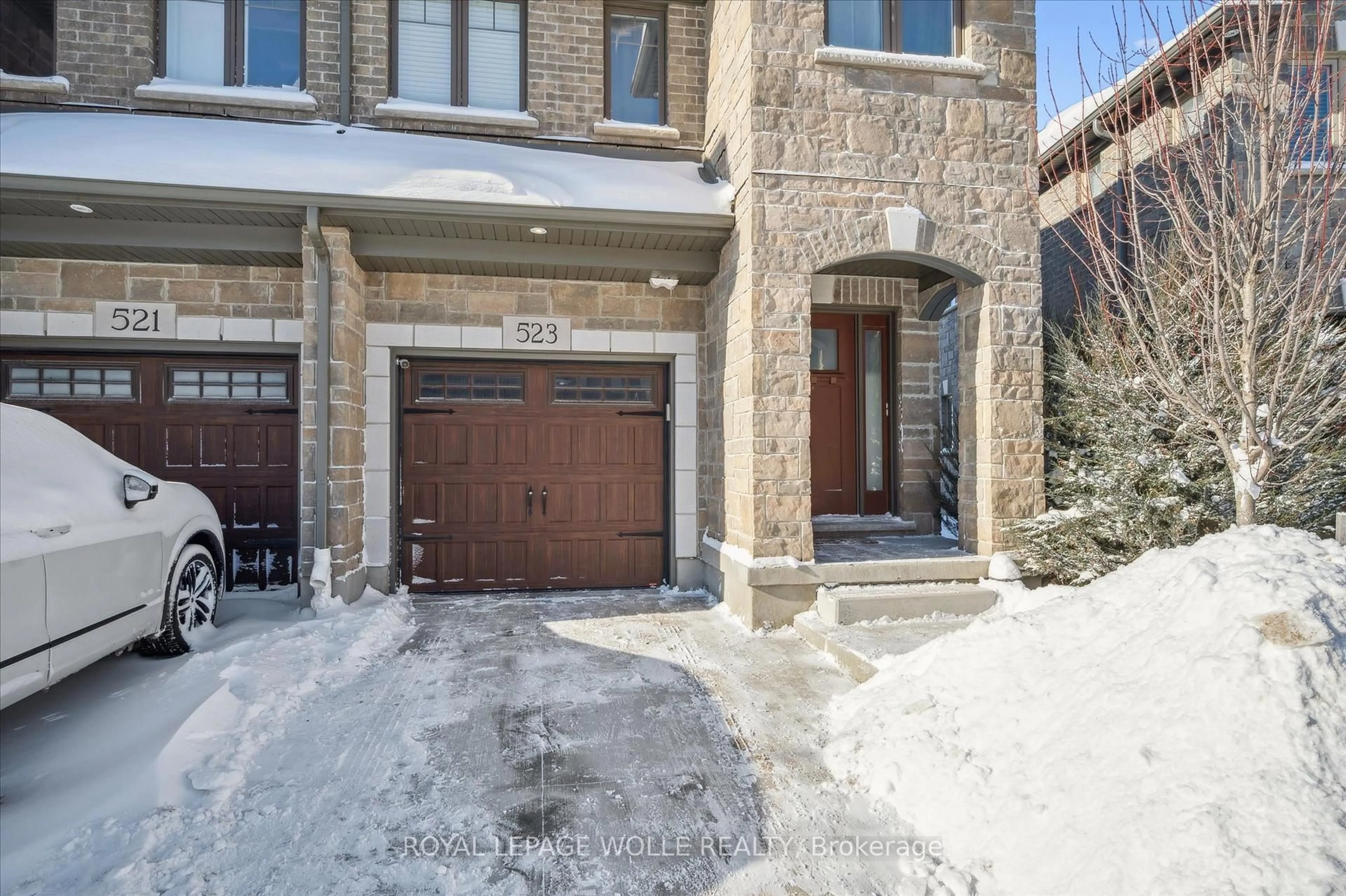 Home with brick exterior material, street for 523 Hollybrook Cres, Kitchener Ontario N2R 0P1