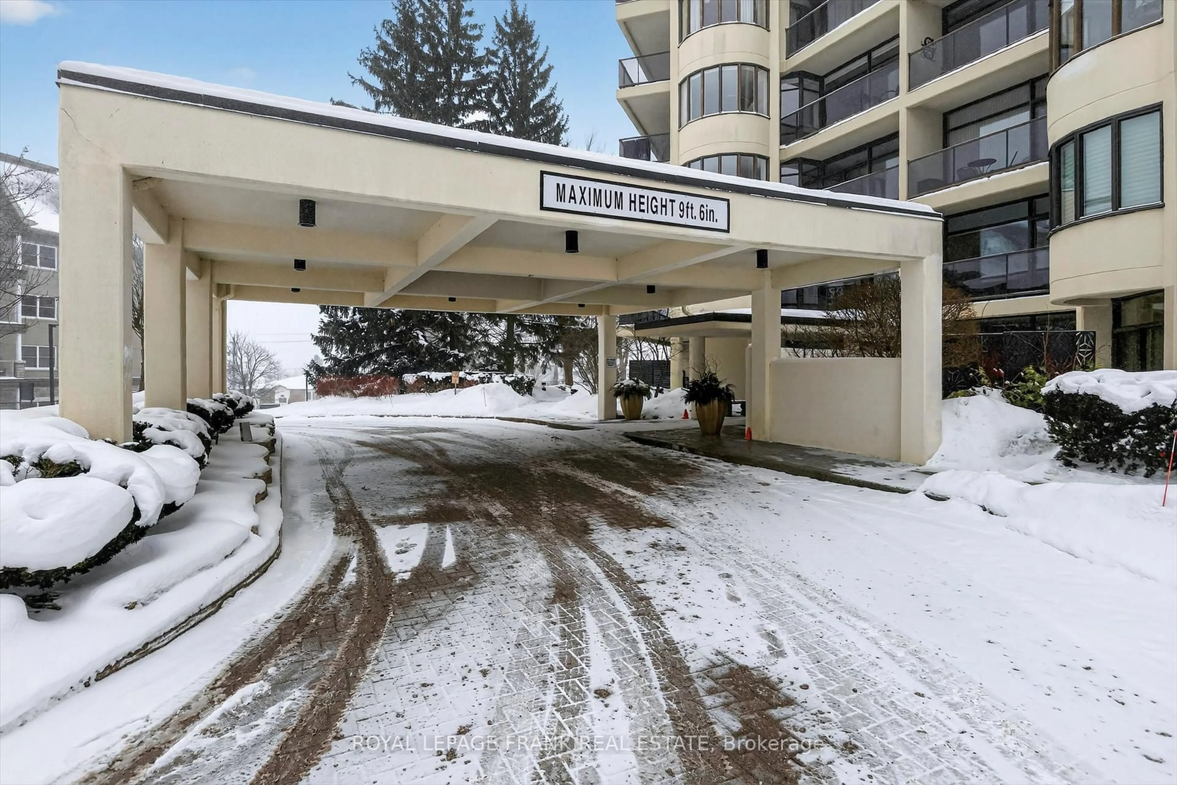 Indoor foyer for 1818 Cherryhill Rd #404, Peterborough Ontario K9K 1S6