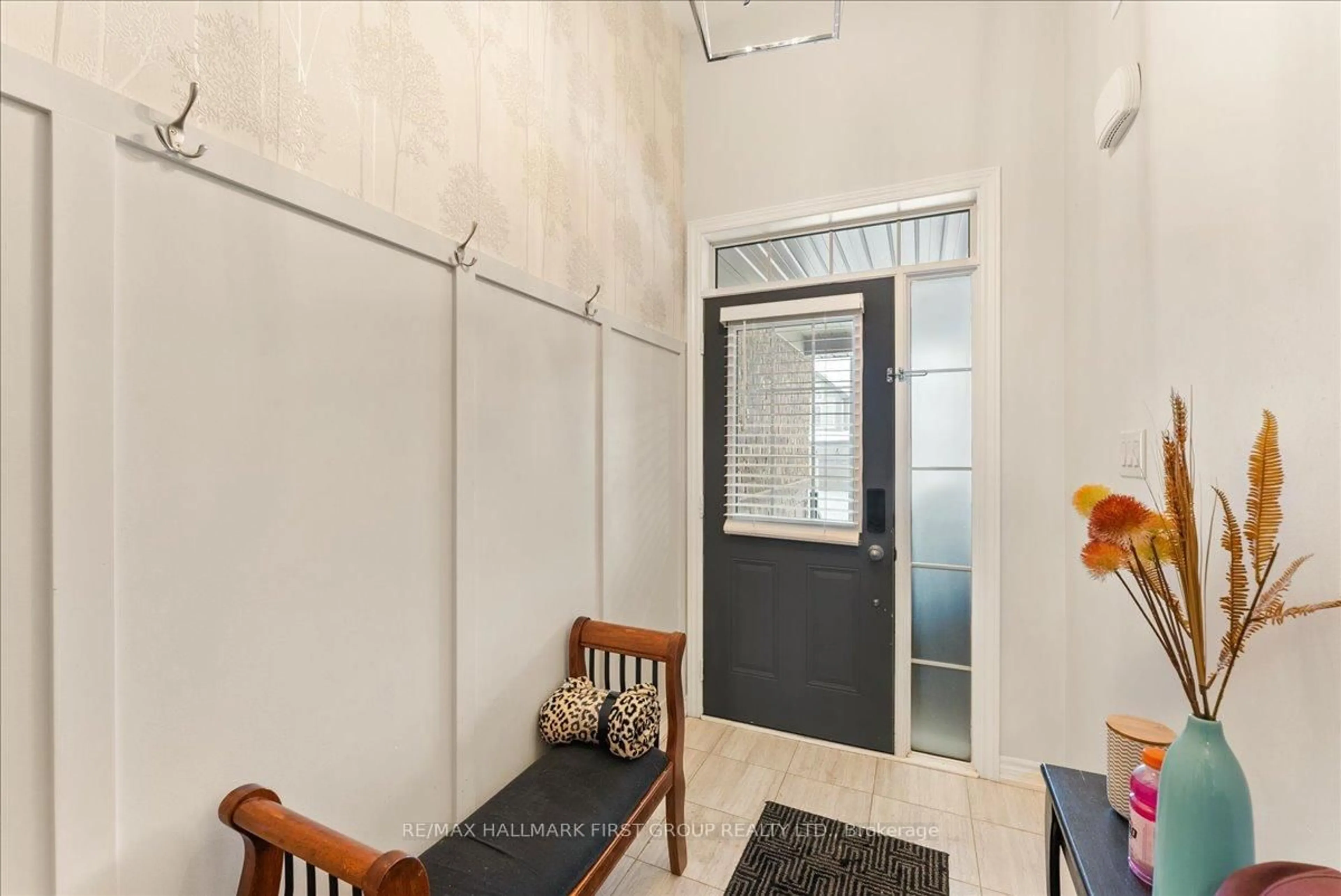 Indoor foyer for 20 Northhill Ave, Cavan Monaghan Ontario L0A 1G0