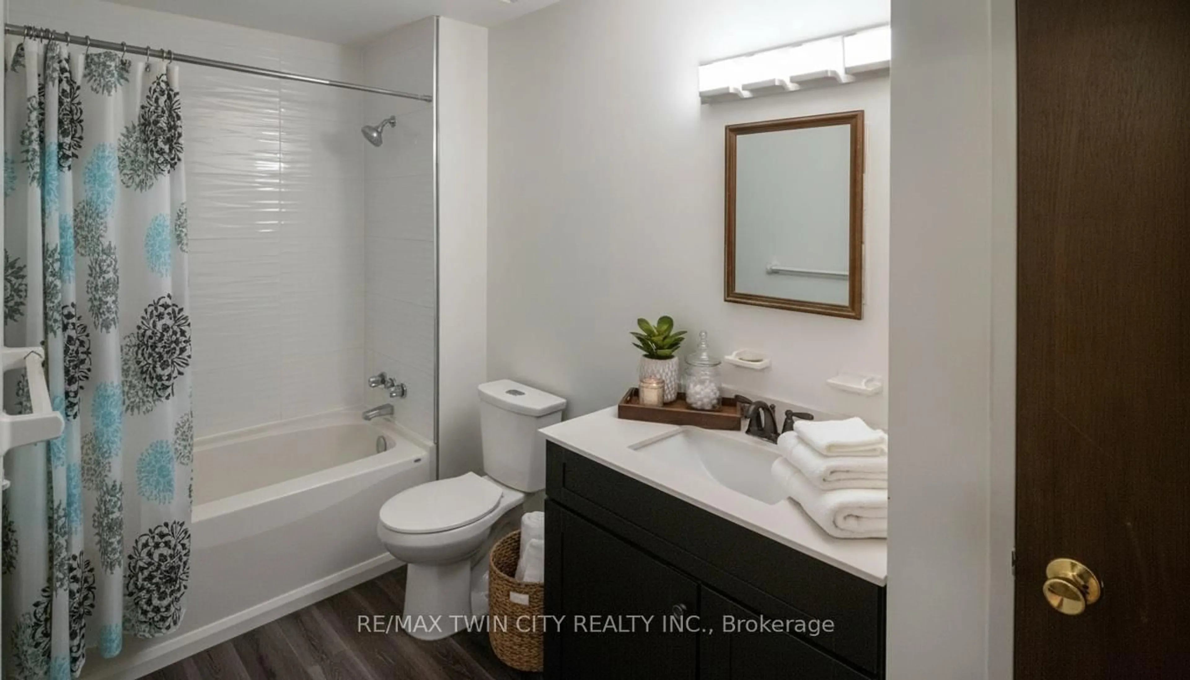 Standard bathroom, ceramic/tile floor for 1100 Jalna Blvd #304, London South Ontario N6E 2M2