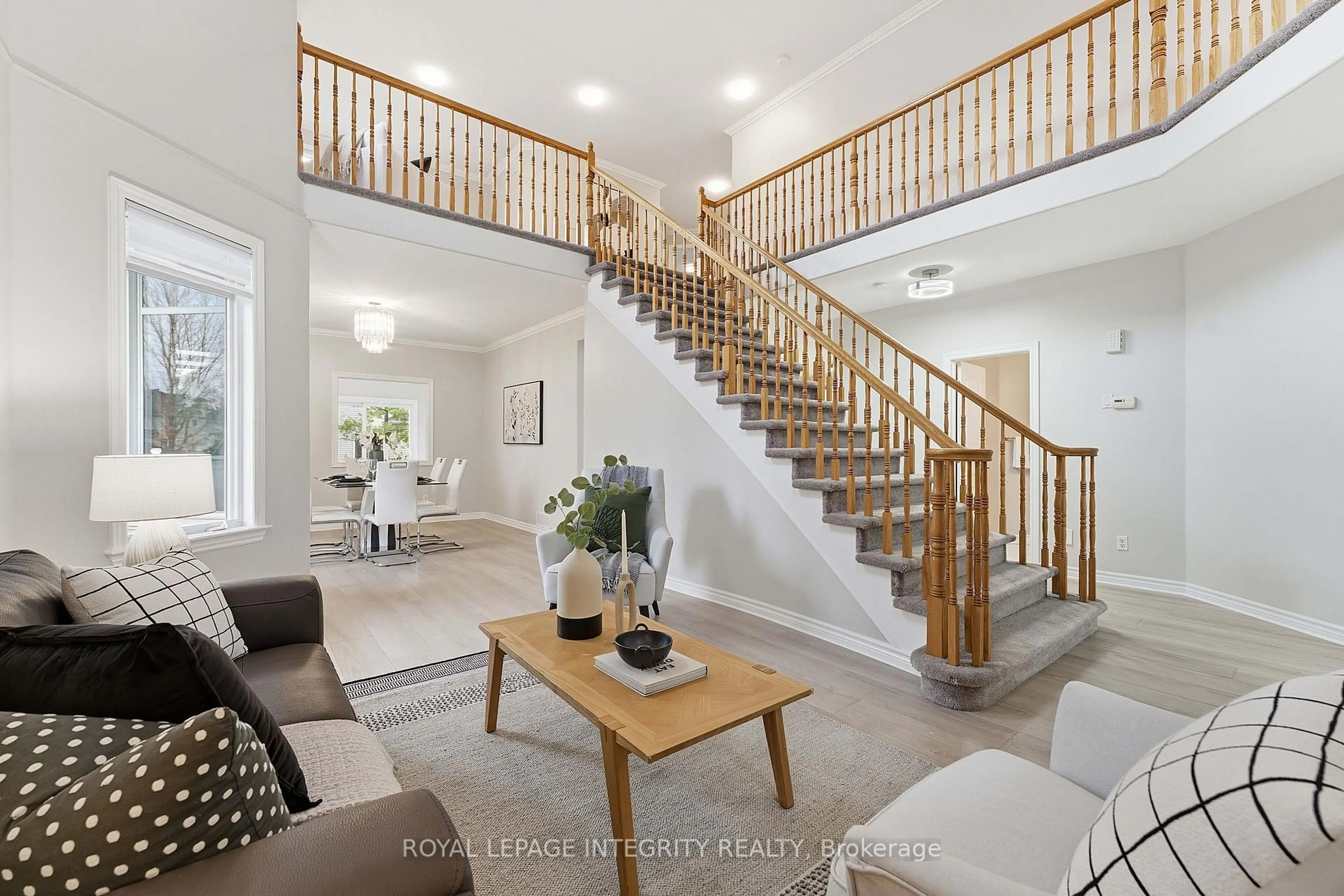 Unknown for 607 Devonwood Circ, Gloucester Ontario K1T 4E6