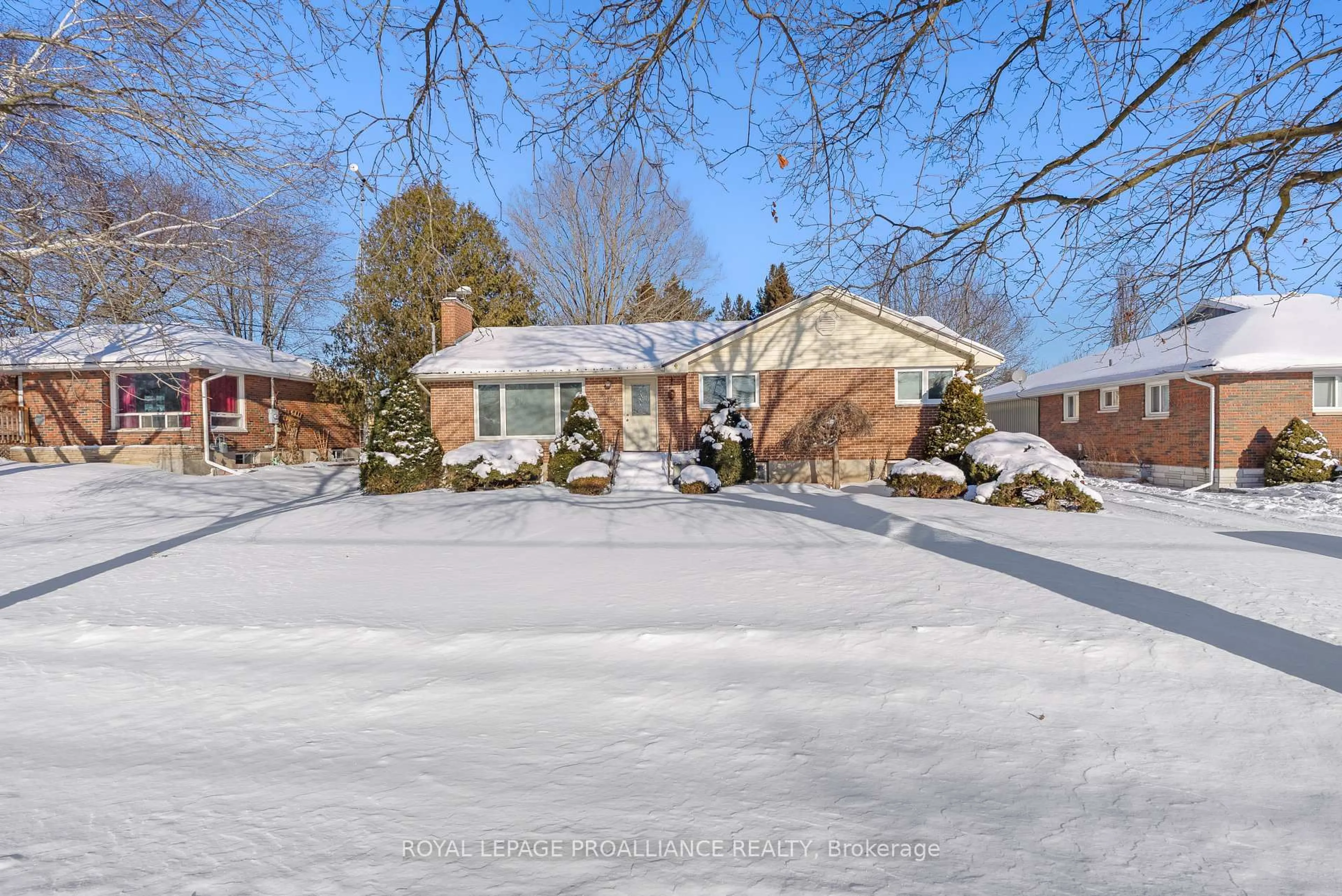 A pic from outside/outdoor area/front of a property/back of a property/a pic from drone, street for 282 Church St, Stirling Ontario K0K 3E0