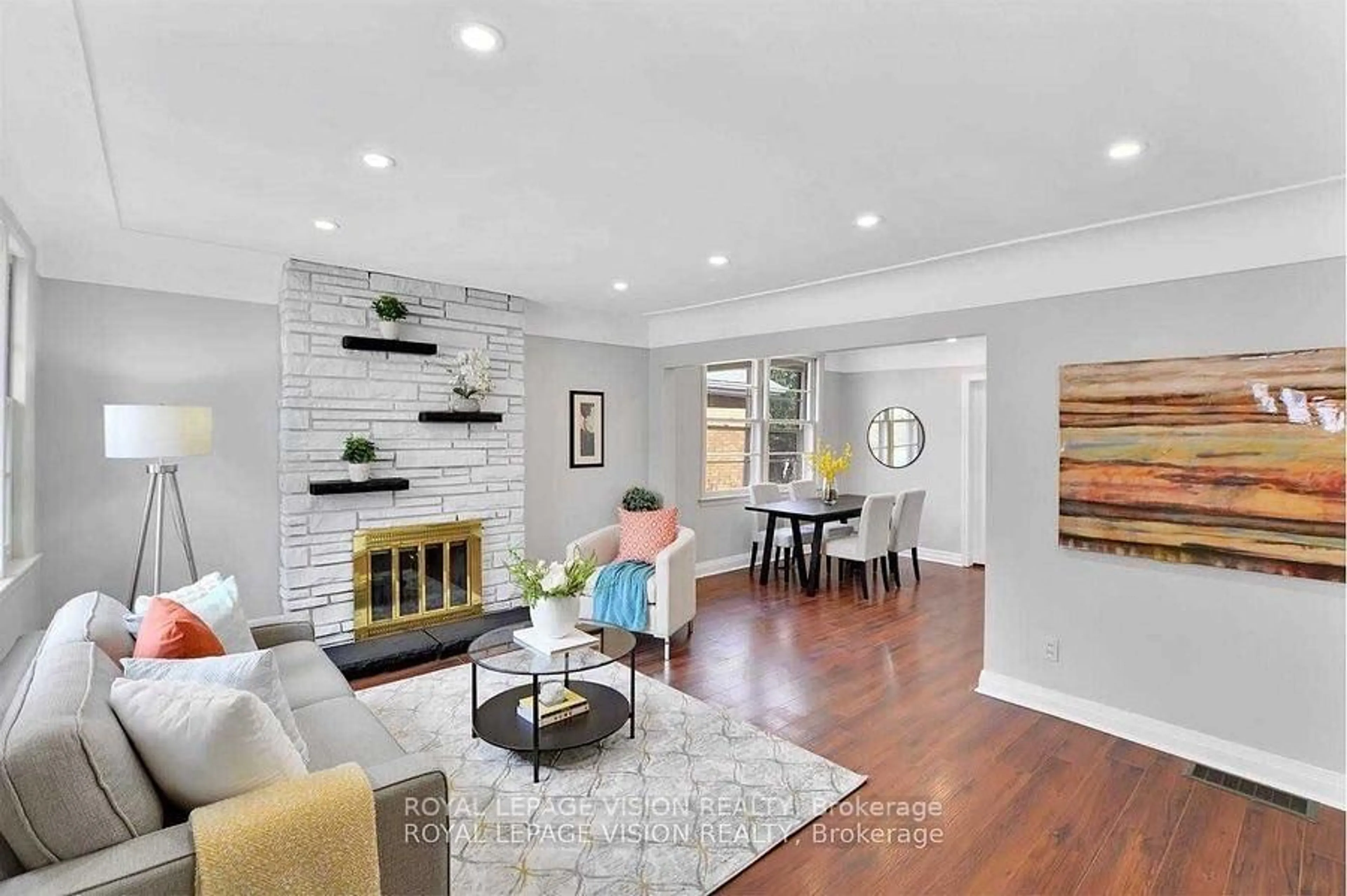 Living room with furniture, unknown for 57 BINKLEY CRES Cres, Hamilton Ontario L8S 3K8