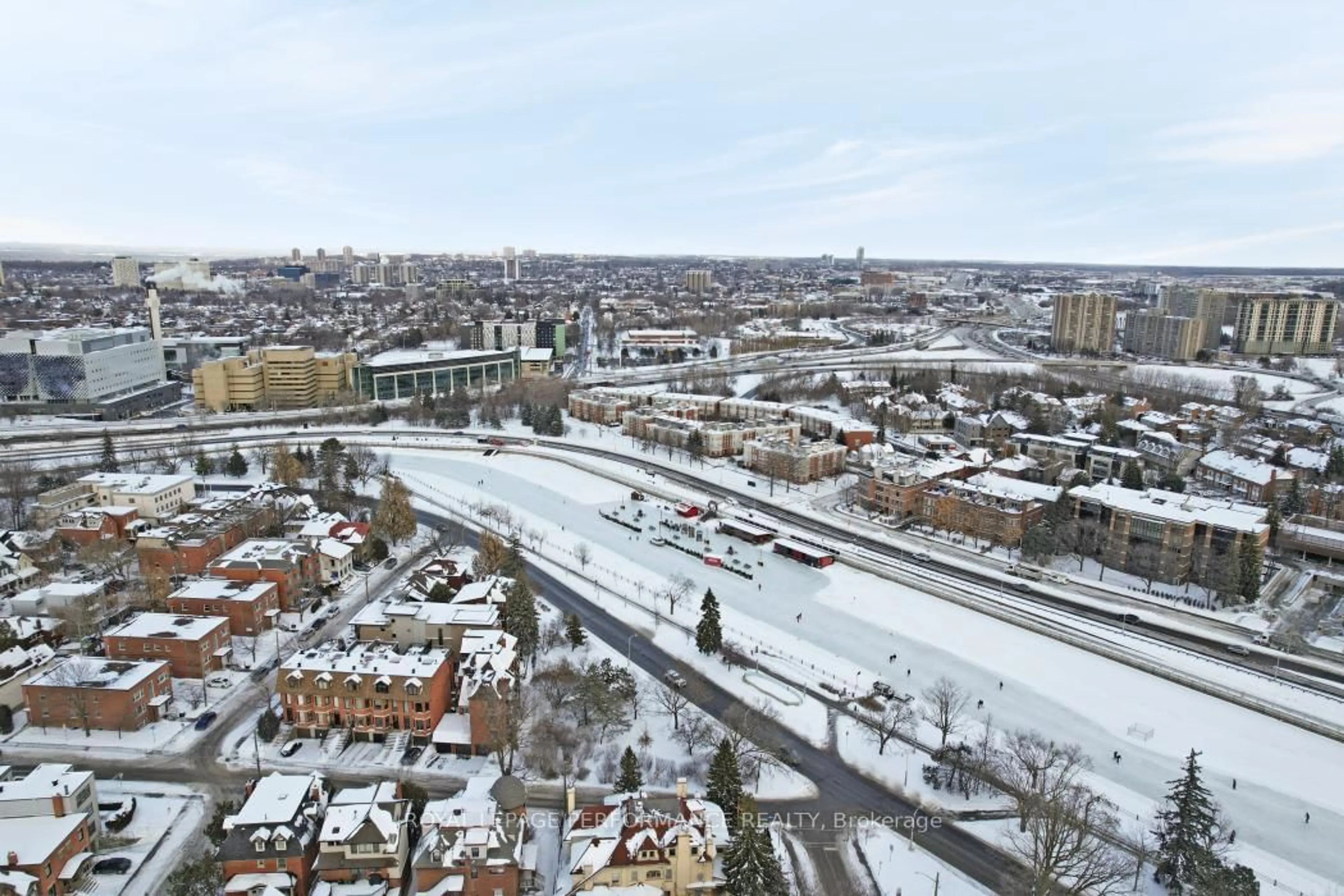 A pic from outside/outdoor area/front of a property/back of a property/a pic from drone, city buildings view from balcony for 142 Waverley St #2D, Ottawa Ontario K2P 0V4