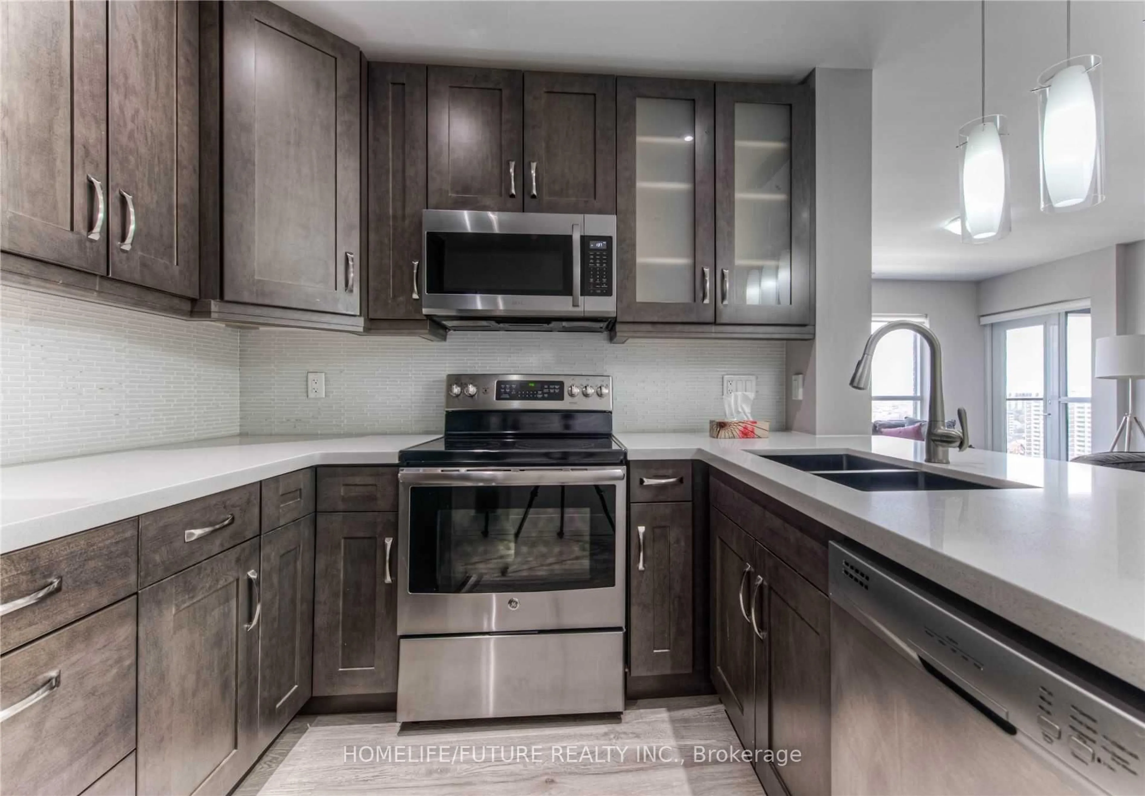 Standard kitchen, ceramic/tile floor for 1 Victoria St #1712, Kitchener Ontario N2G 0B5