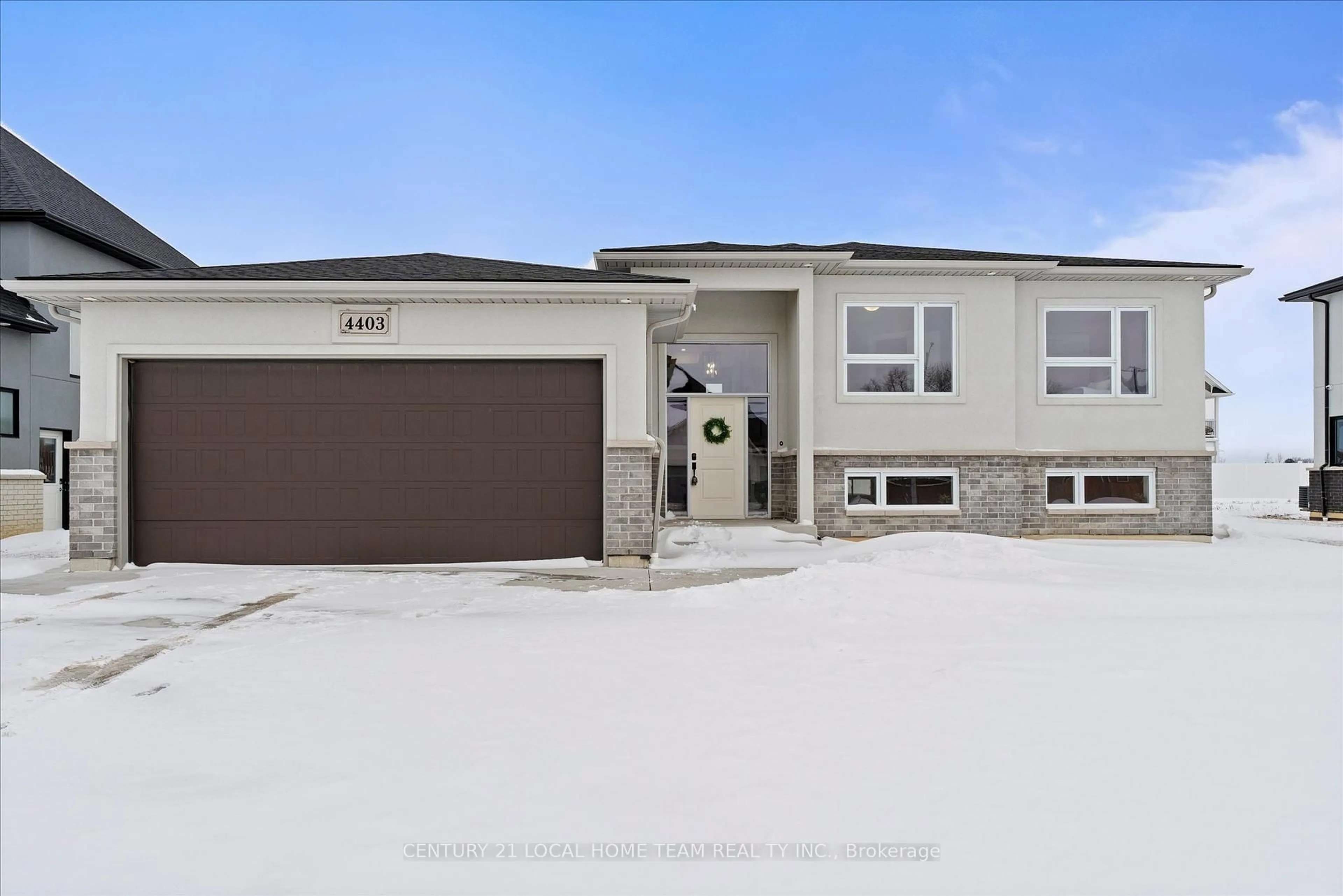 Home with vinyl exterior material, street for 4403 Belmont Ave, Windsor Ontario N0P 1J0