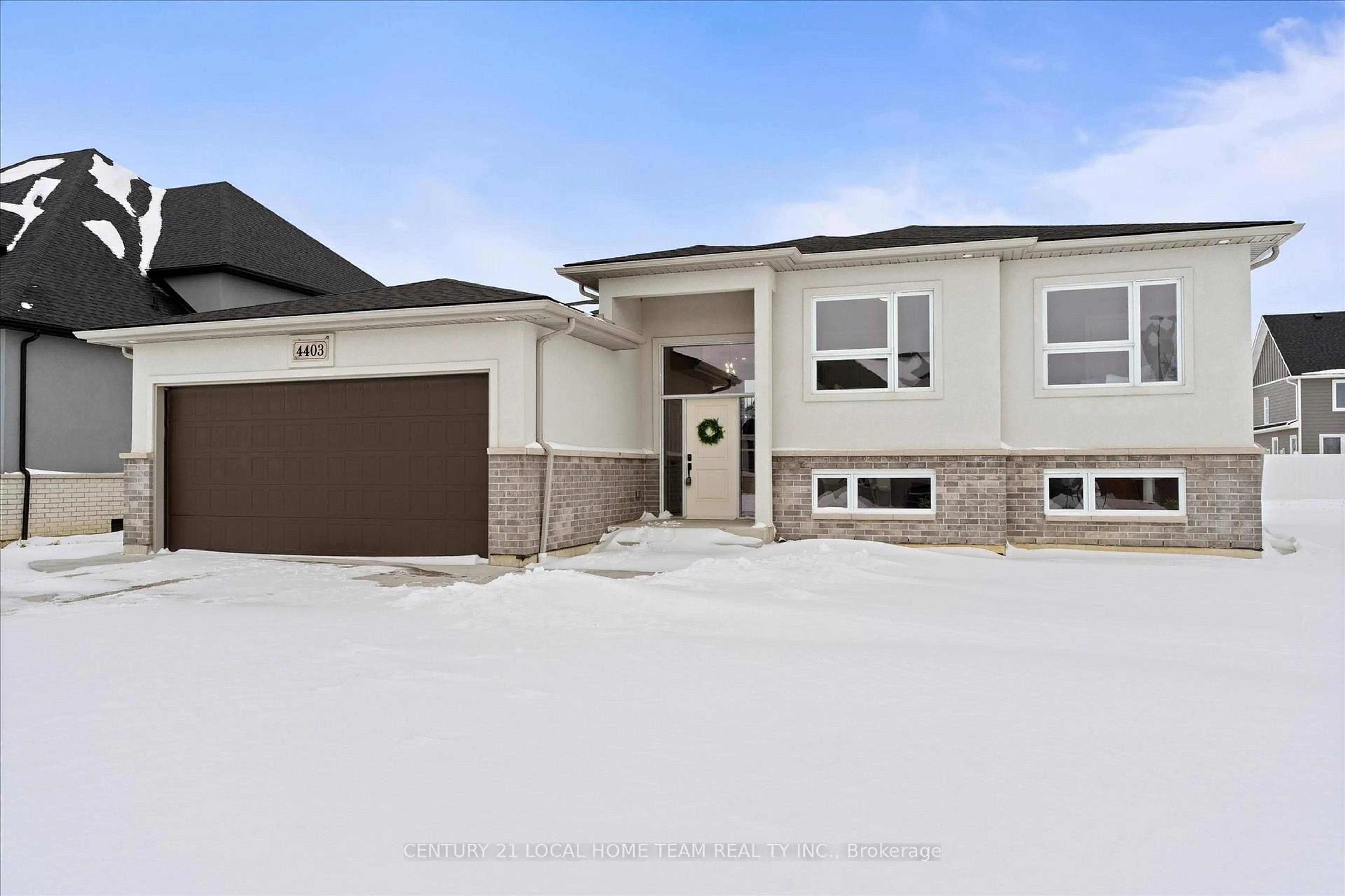 Home with vinyl exterior material, street for 4403 Belmont Ave, Windsor Ontario N0P 1J0