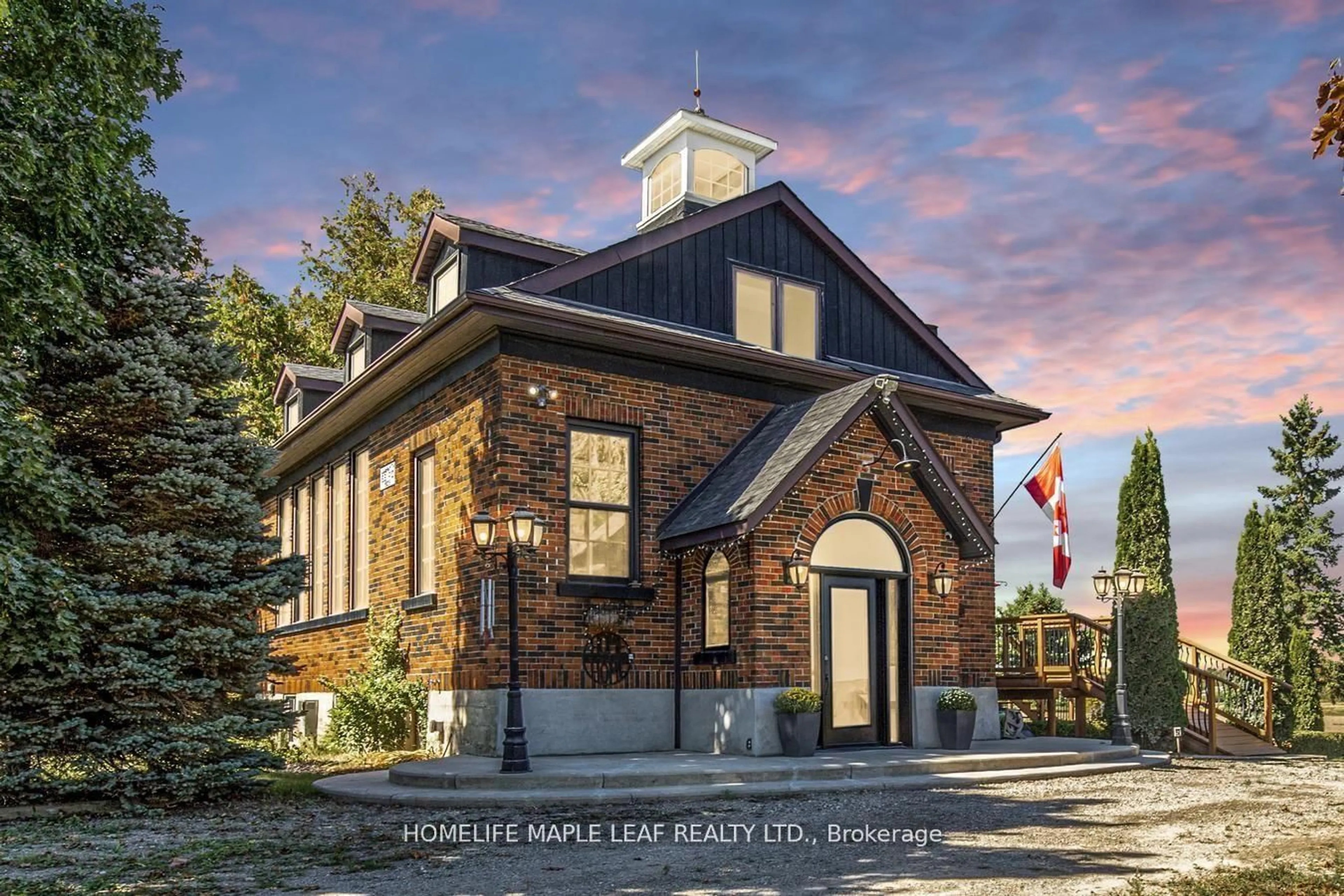 Home with brick exterior material, building for 244337 5 Side Rd, Amaranth Ontario L9W 0W3