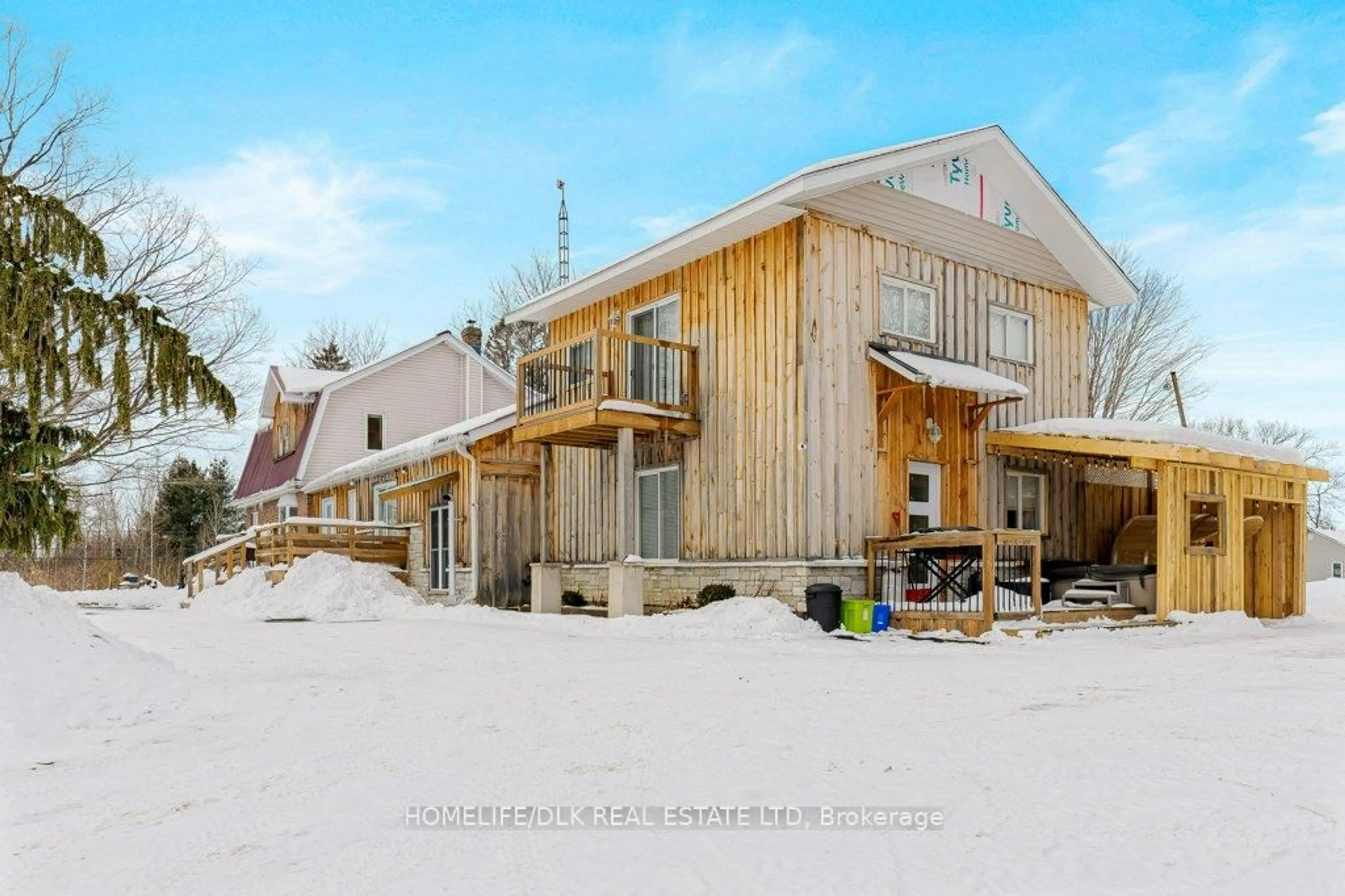 Patio, building for 1301 North Augusta Rd, Elizabethtown-Kitley Ontario K6V 5T2