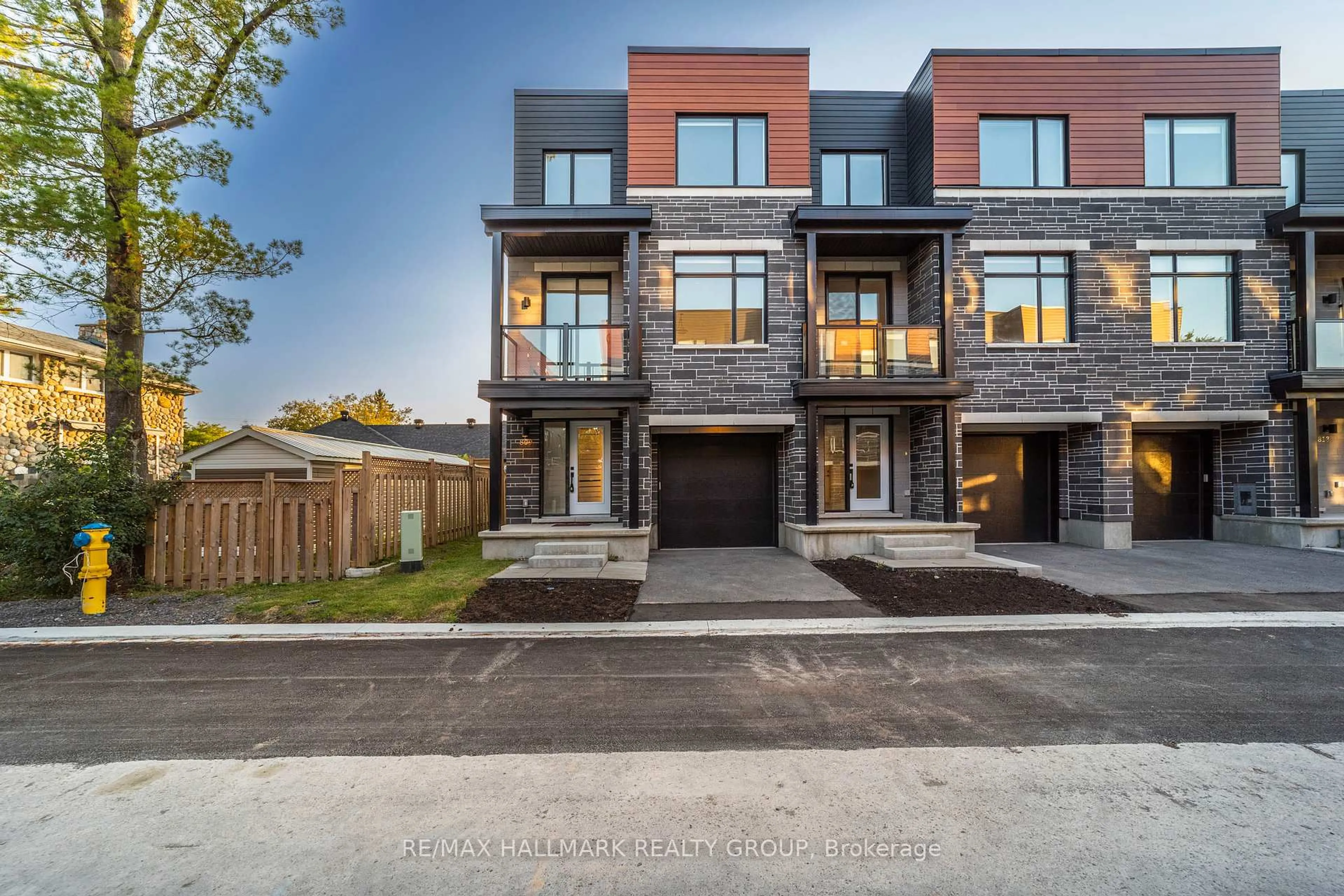 Home with brick exterior material, street for 809 Star Private, Ottawa Ontario K2L 1W2