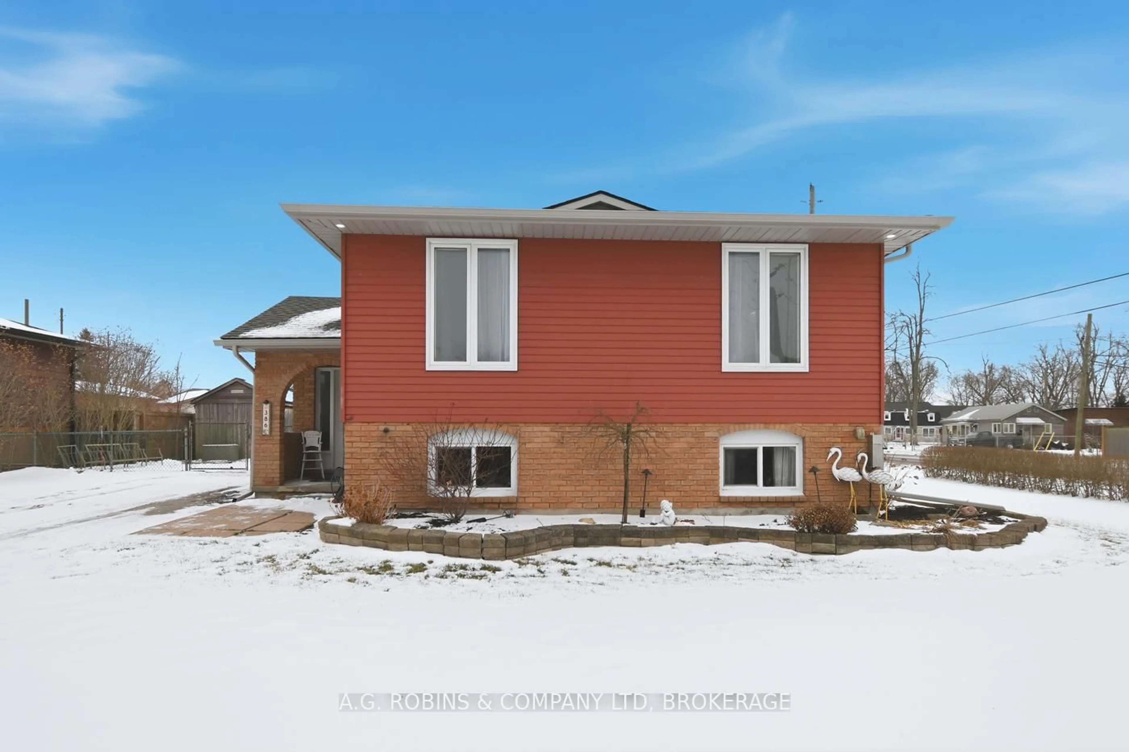 Home with brick exterior material, street for 386 Daytona Dr, Fort Erie Ontario L2A 4Y9