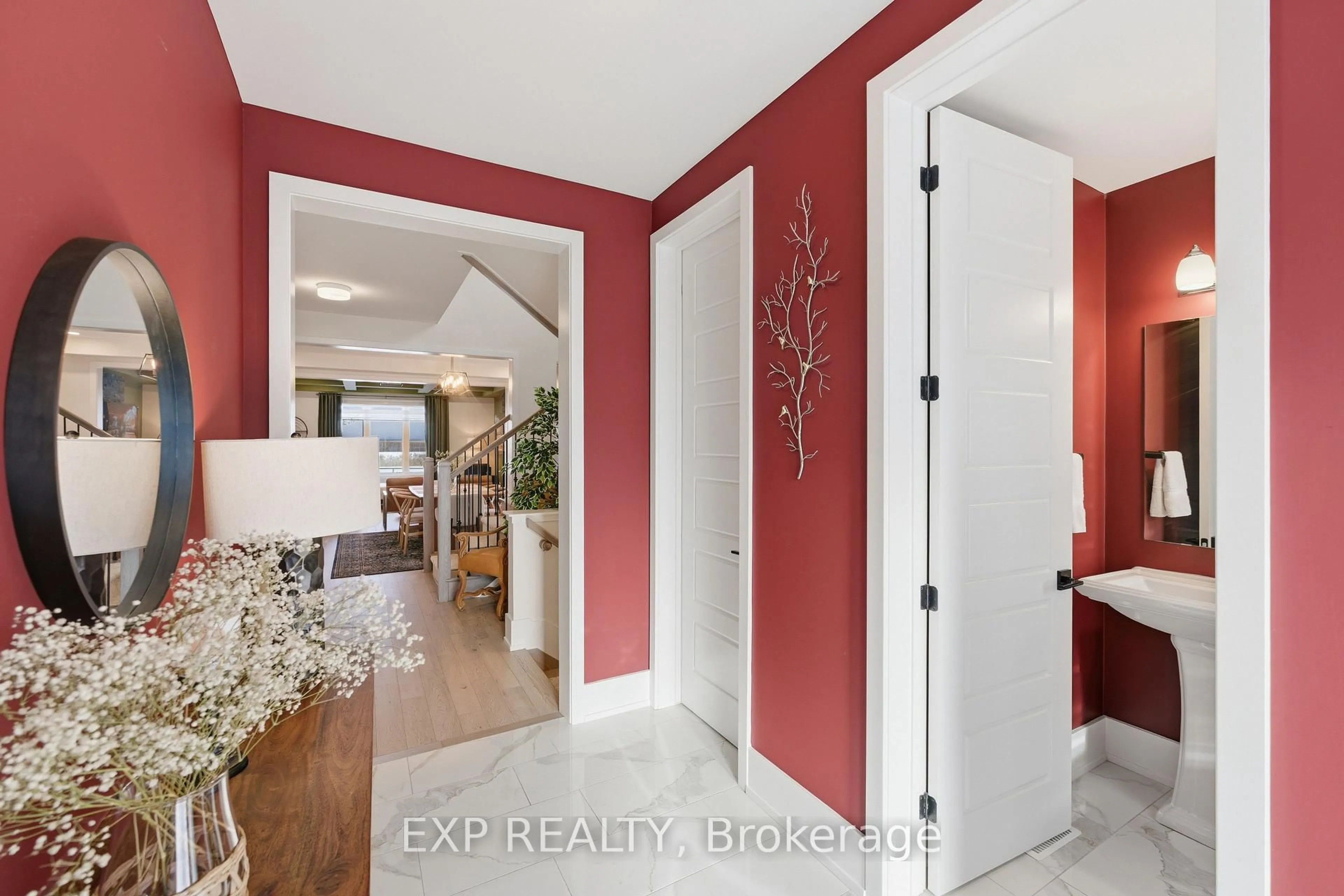 Indoor entryway for 144 Unity Pl, Ottawa Ontario K2S 2Y8