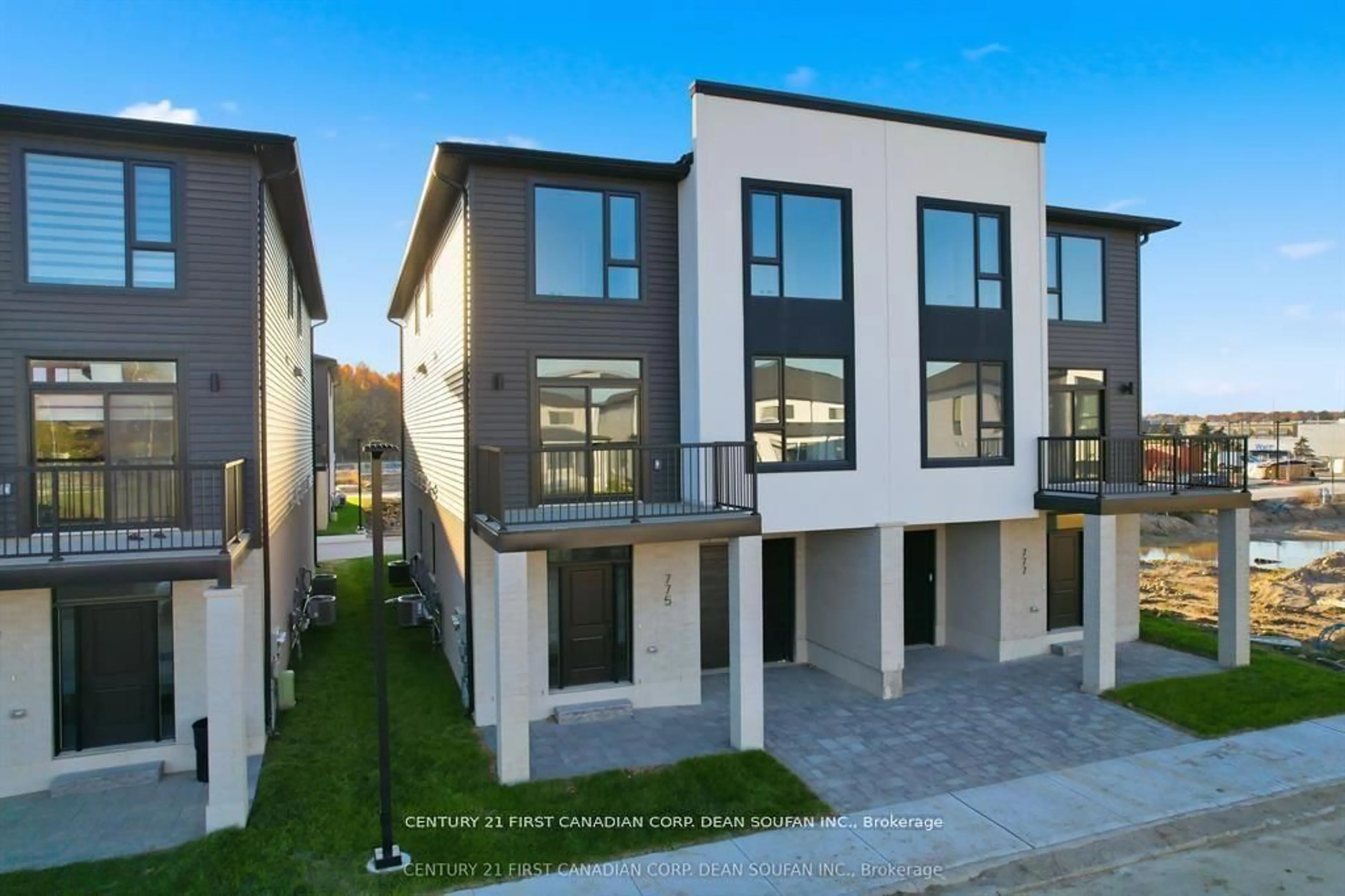 A pic from outside/outdoor area/front of a property/back of a property/a pic from drone, street for 777 BANYAN Lane, London North Ontario N6G 5B1