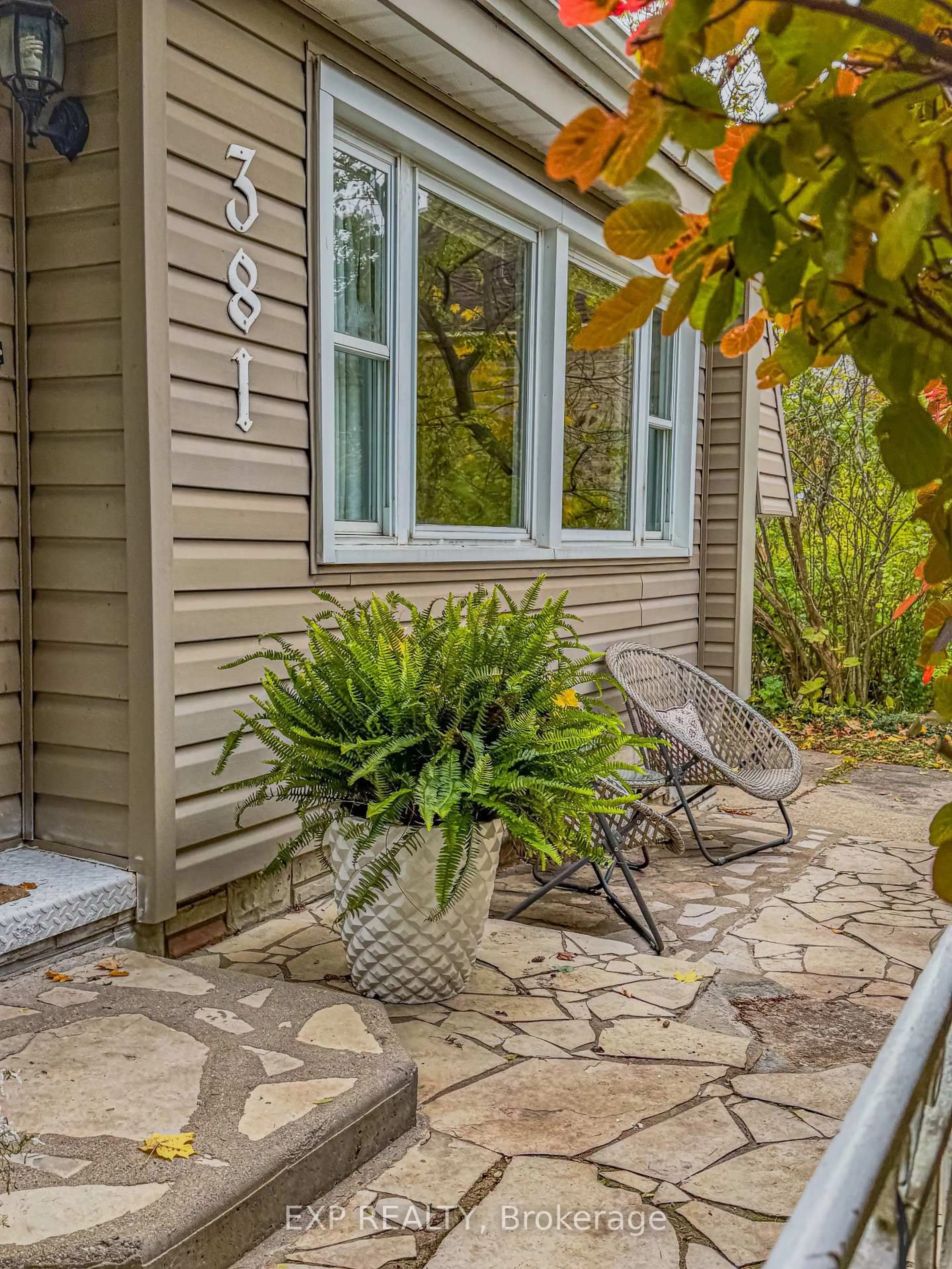 Patio, street for 381 Nelson St, Kincardine Ontario N2Z 1X7