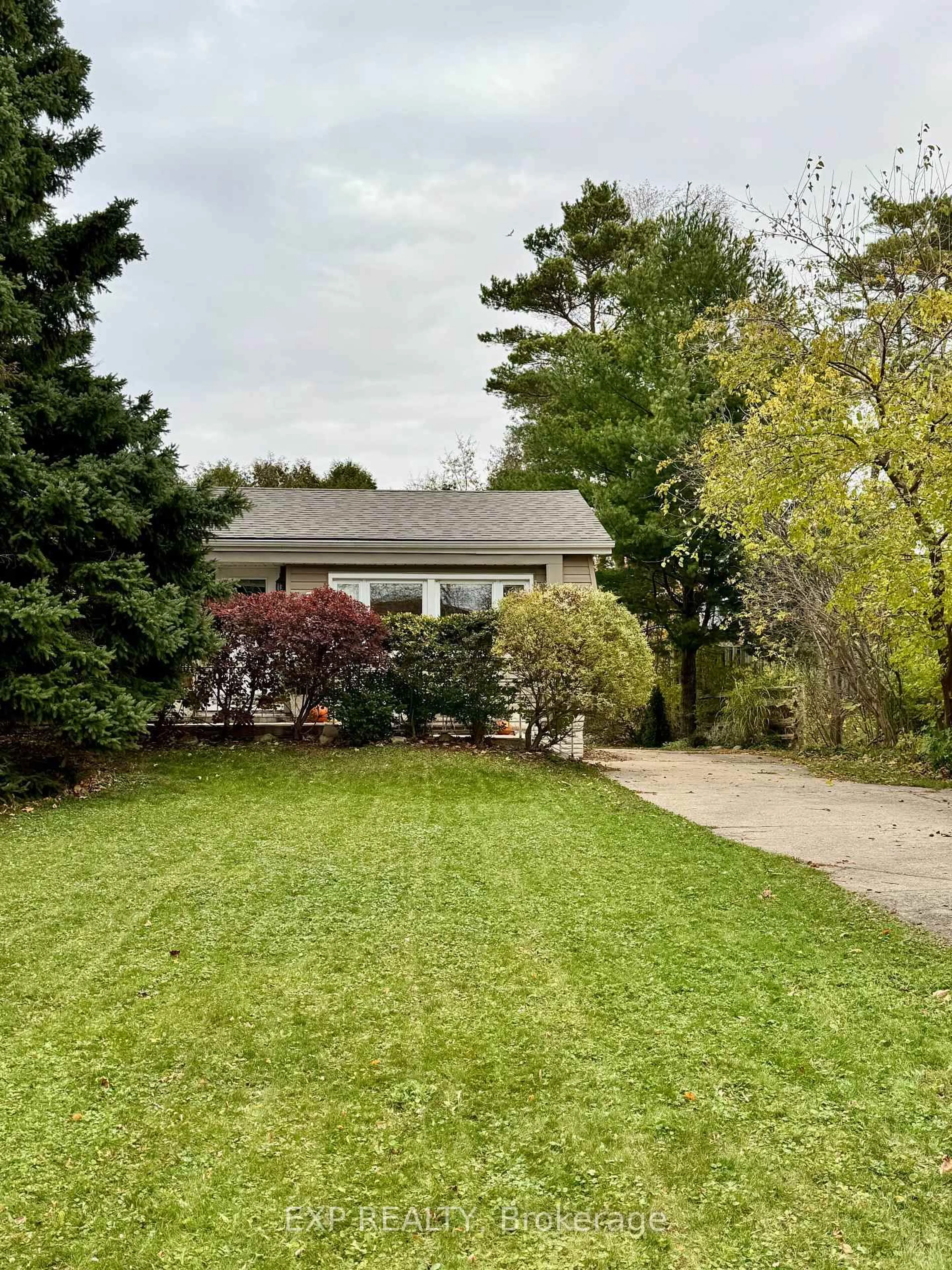 A pic from outside/outdoor area/front of a property/back of a property/a pic from drone, street for 381 Nelson St, Kincardine Ontario N2Z 1X7